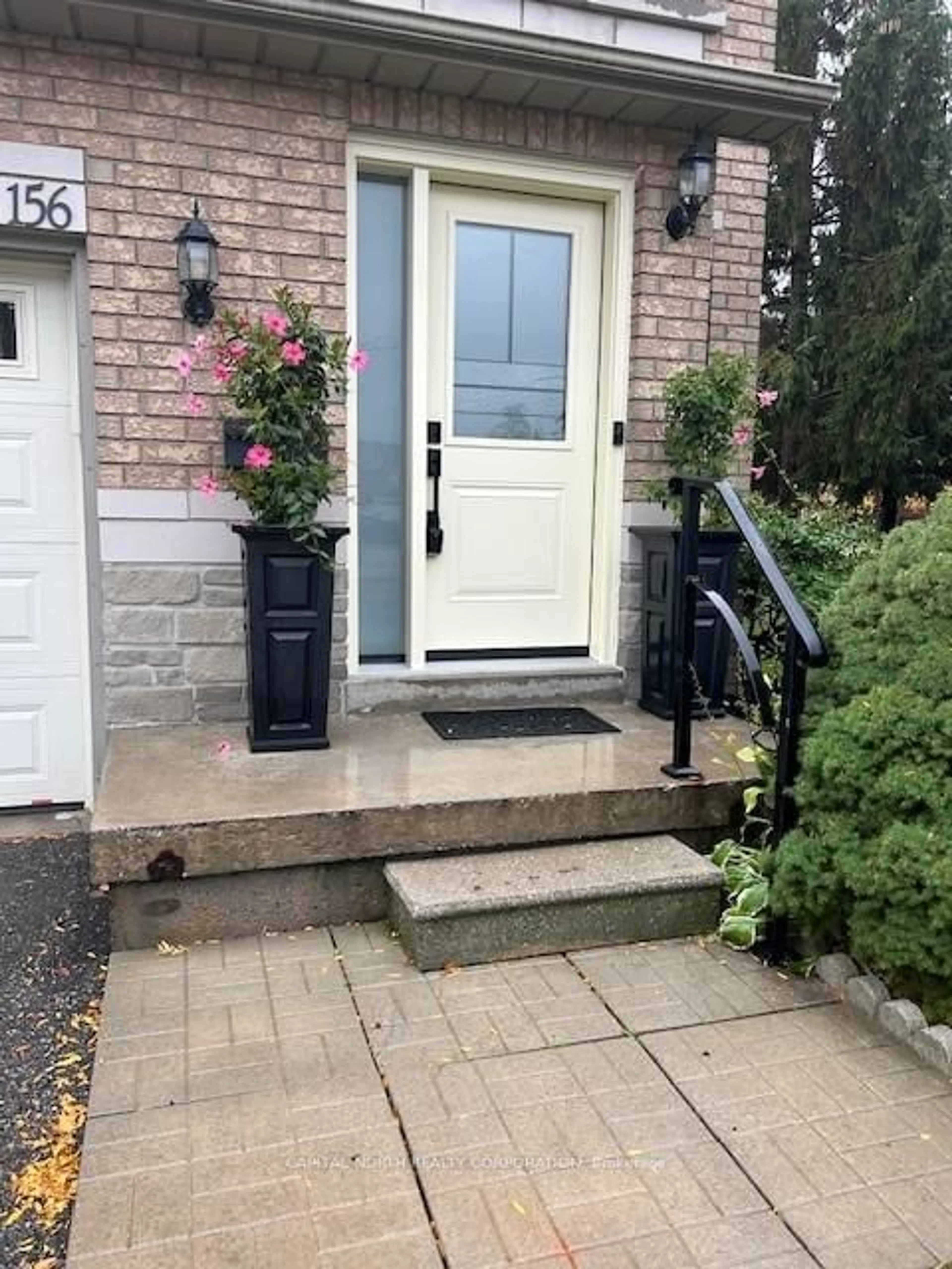 Indoor entryway for 455 Apache Crt #156, Mississauga Ontario L4Z 3W8