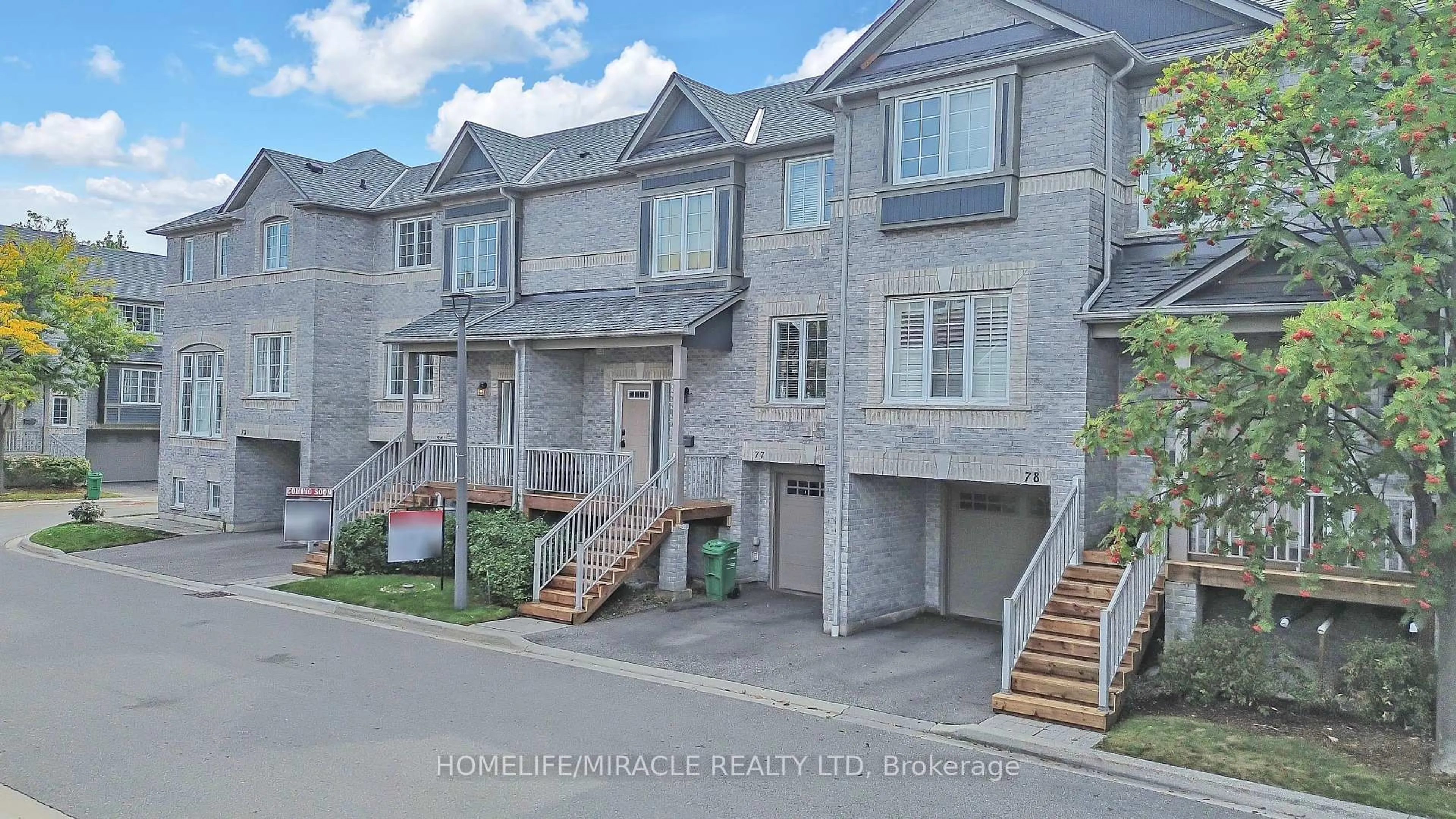 A pic from outside/outdoor area/front of a property/back of a property/a pic from drone, street for 5535 Glen Erin Dr #75, Mississauga Ontario L5M 6H1