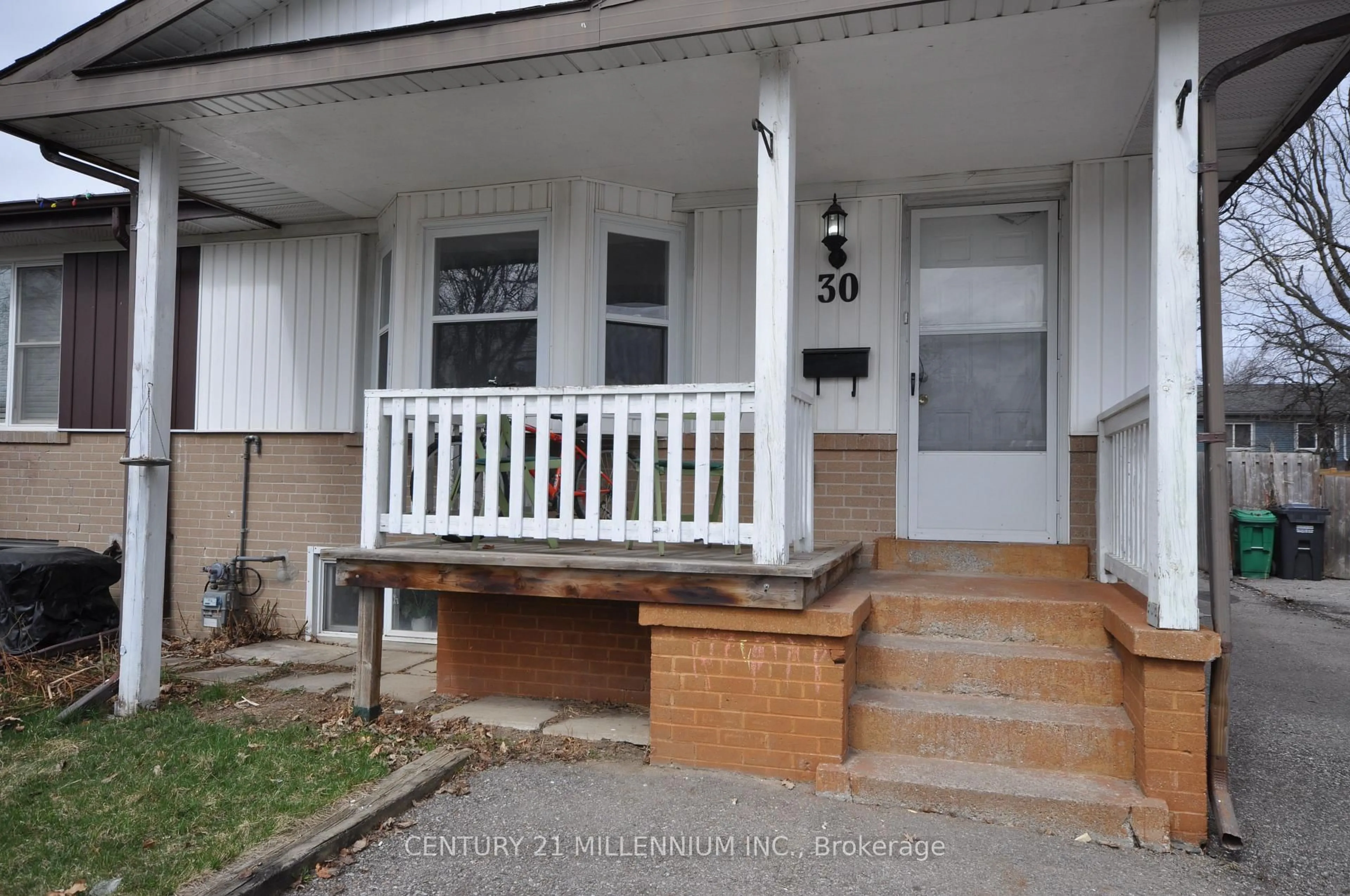 Unknown for 30 Corby Cres, Brampton Ontario L6Y 1H1