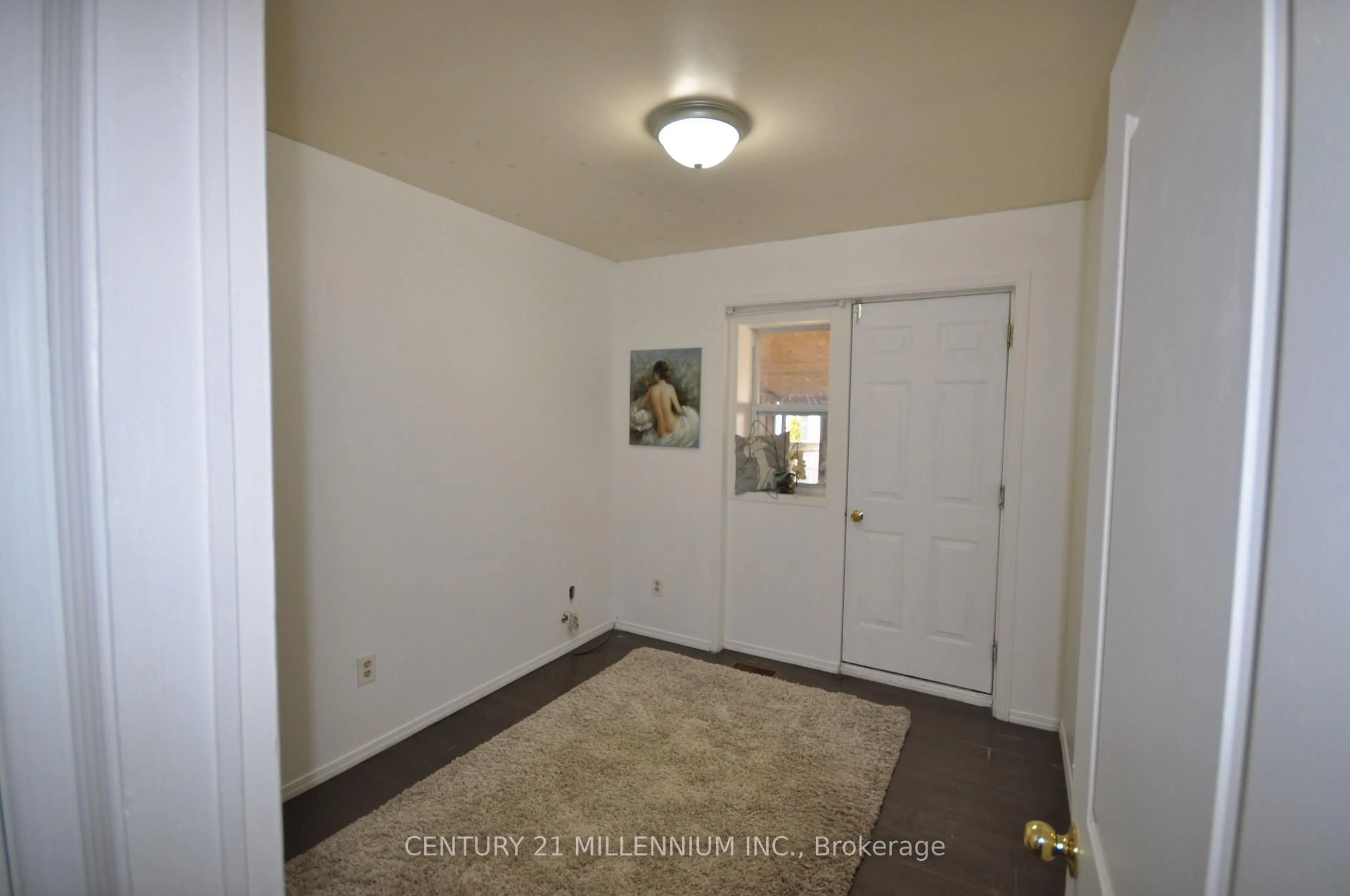 Indoor entryway for 30 Corby Cres, Brampton Ontario L6Y 1H1