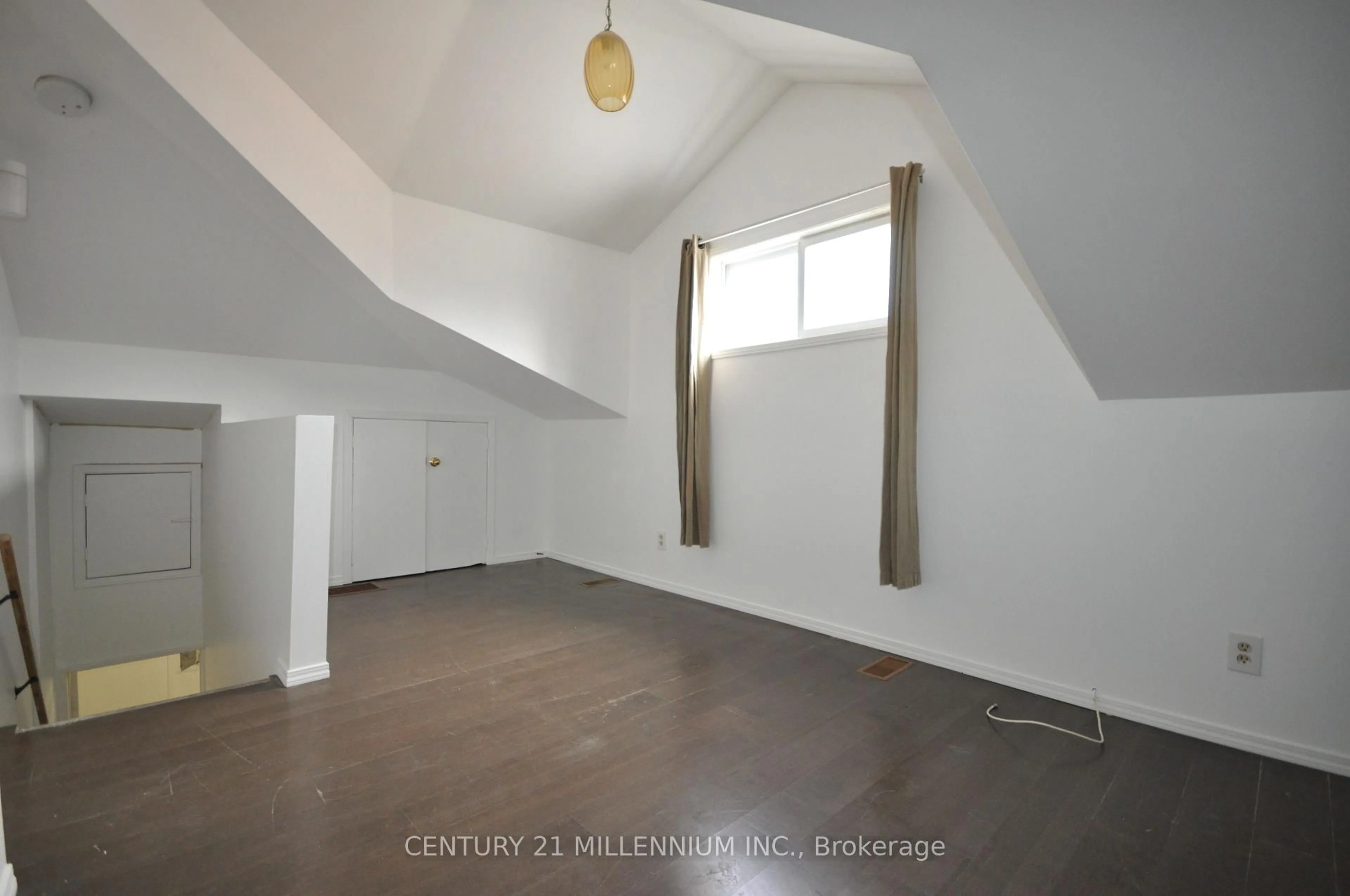 A pic of a room for 30 Corby Cres, Brampton Ontario L6Y 1H1