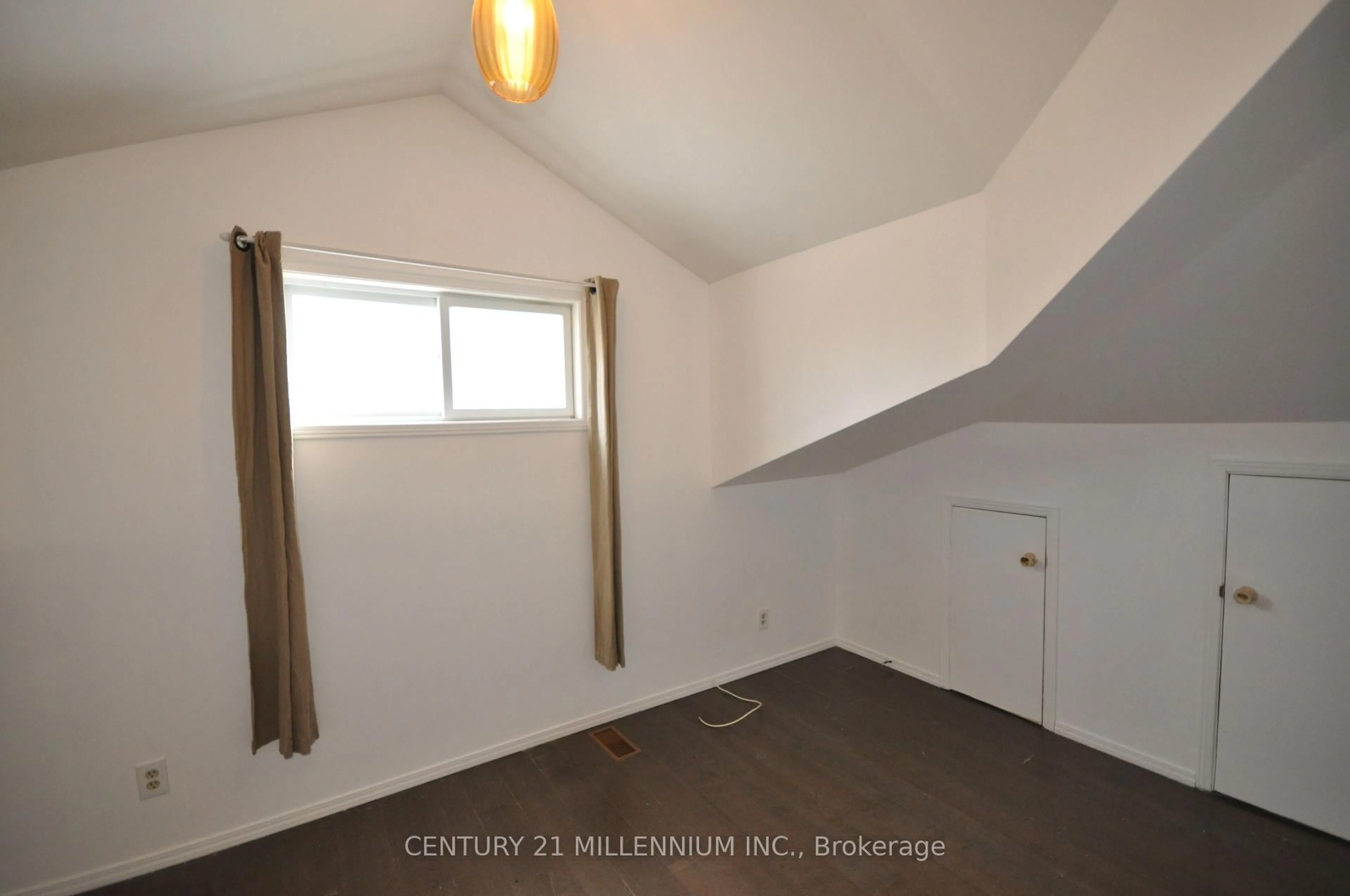 A pic of a room for 30 Corby Cres, Brampton Ontario L6Y 1H1
