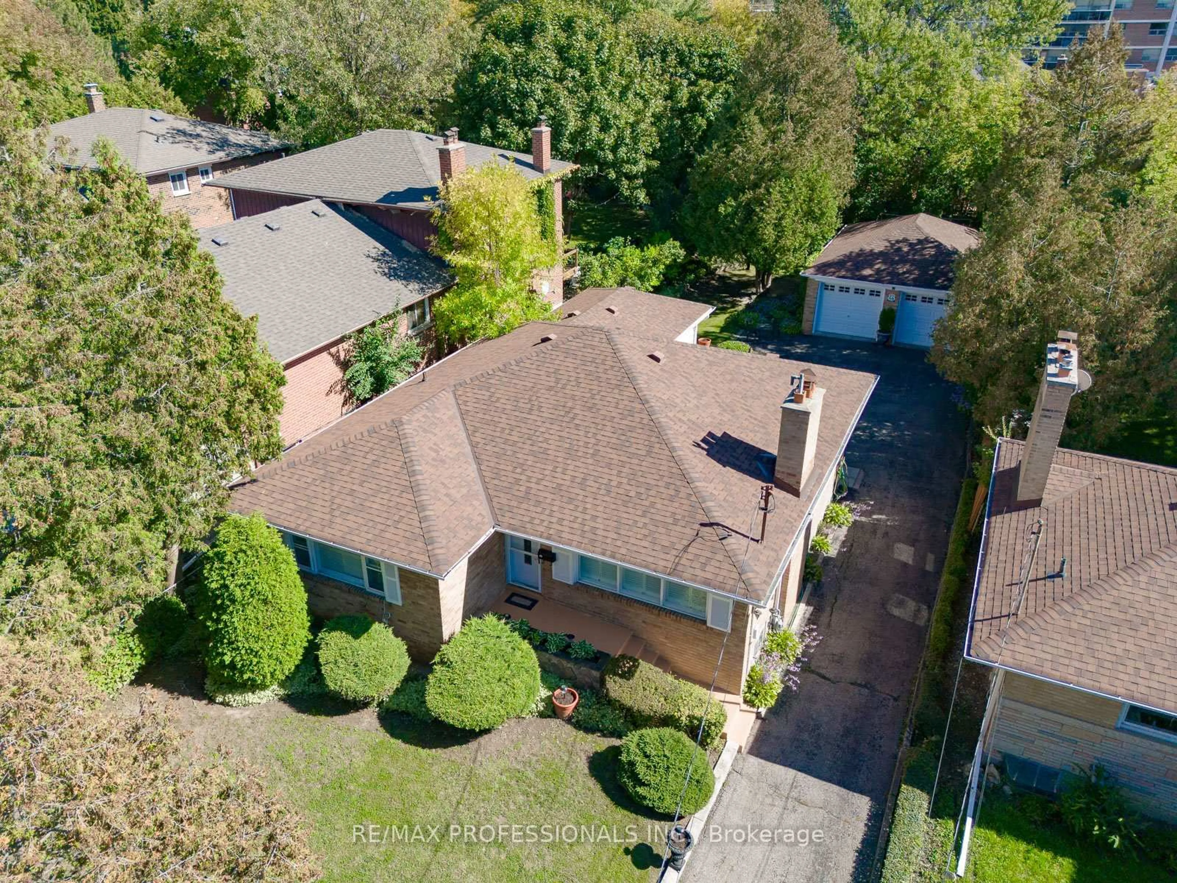 A pic from outside/outdoor area/front of a property/back of a property/a pic from drone, street for 55 Old Burnhamthorpe Rd, Toronto Ontario M9C 3J6