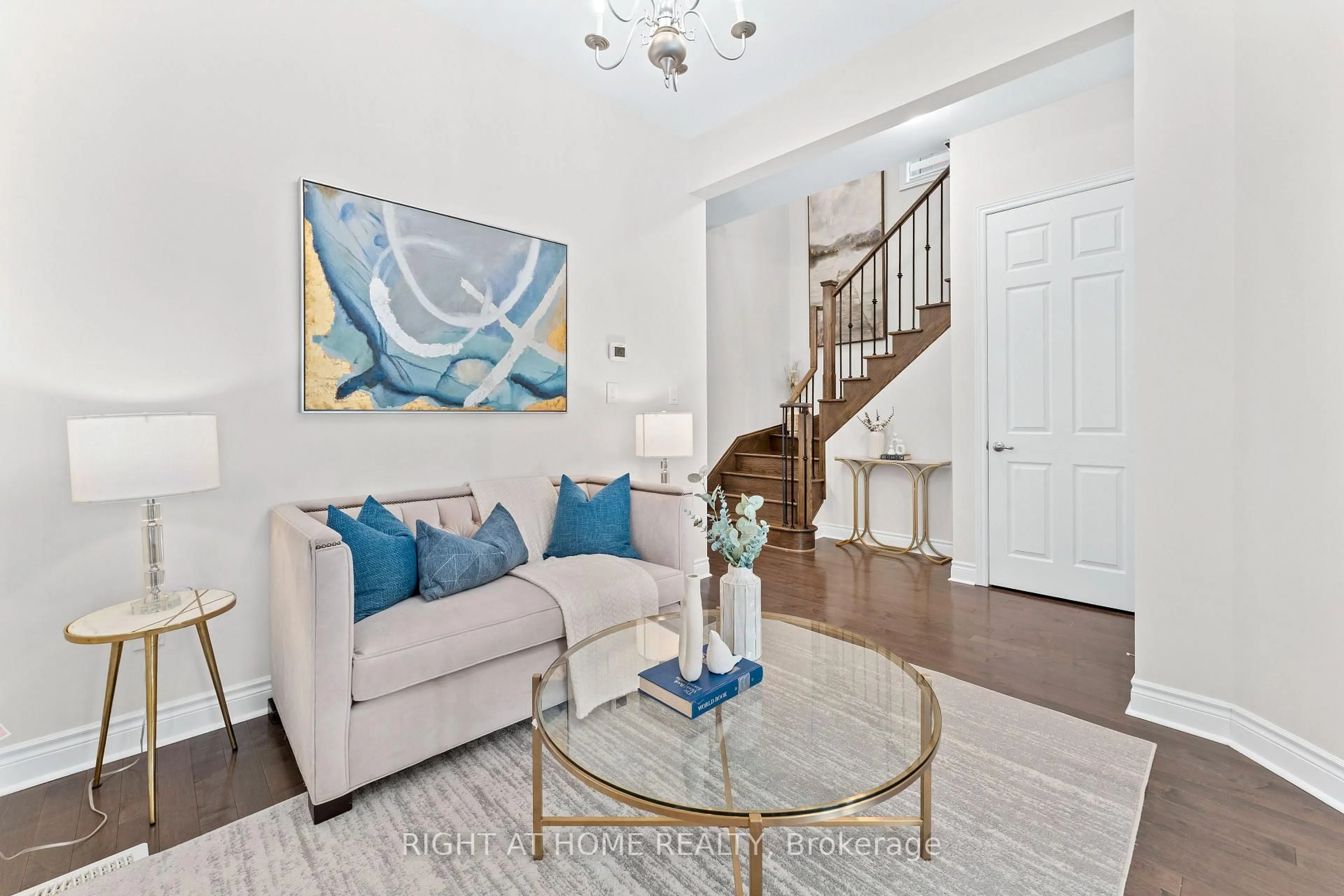 Living room with furniture, unknown for 141 Morningside Dr, Halton Hills Ontario L7G 0M3