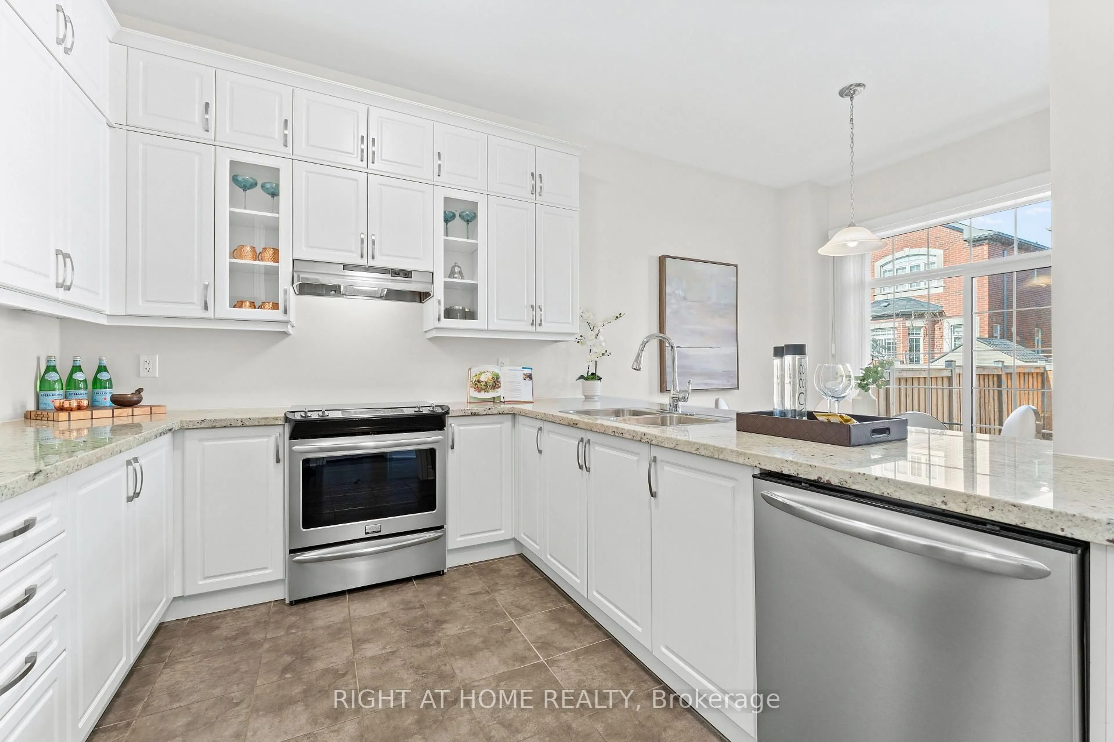 Open concept kitchen, ceramic/tile floor for 141 Morningside Dr, Halton Hills Ontario L7G 0M3