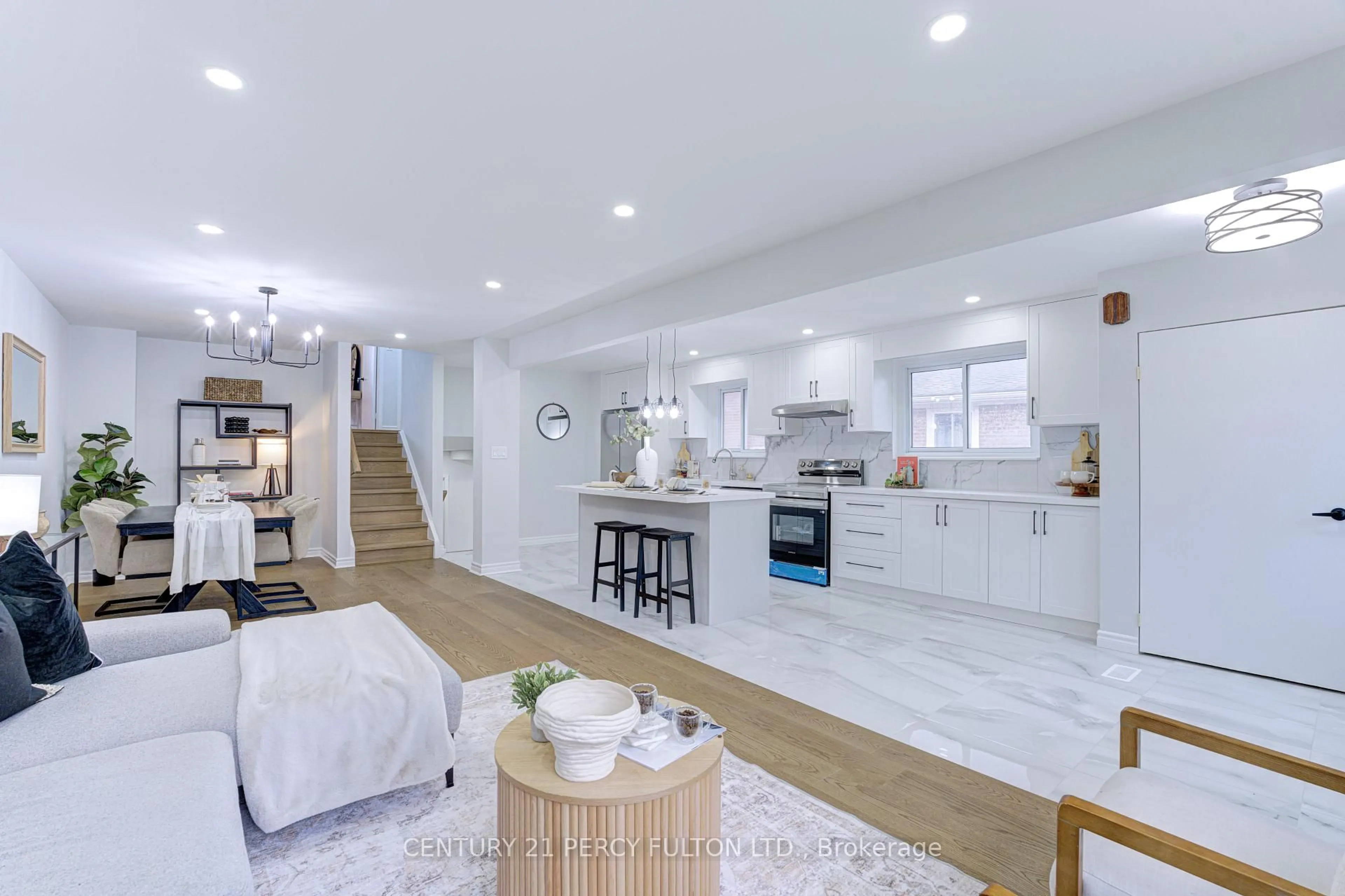 Open concept kitchen, ceramic/tile floor for 7146 Harwick Dr, Mississauga Ontario L4T 3A4