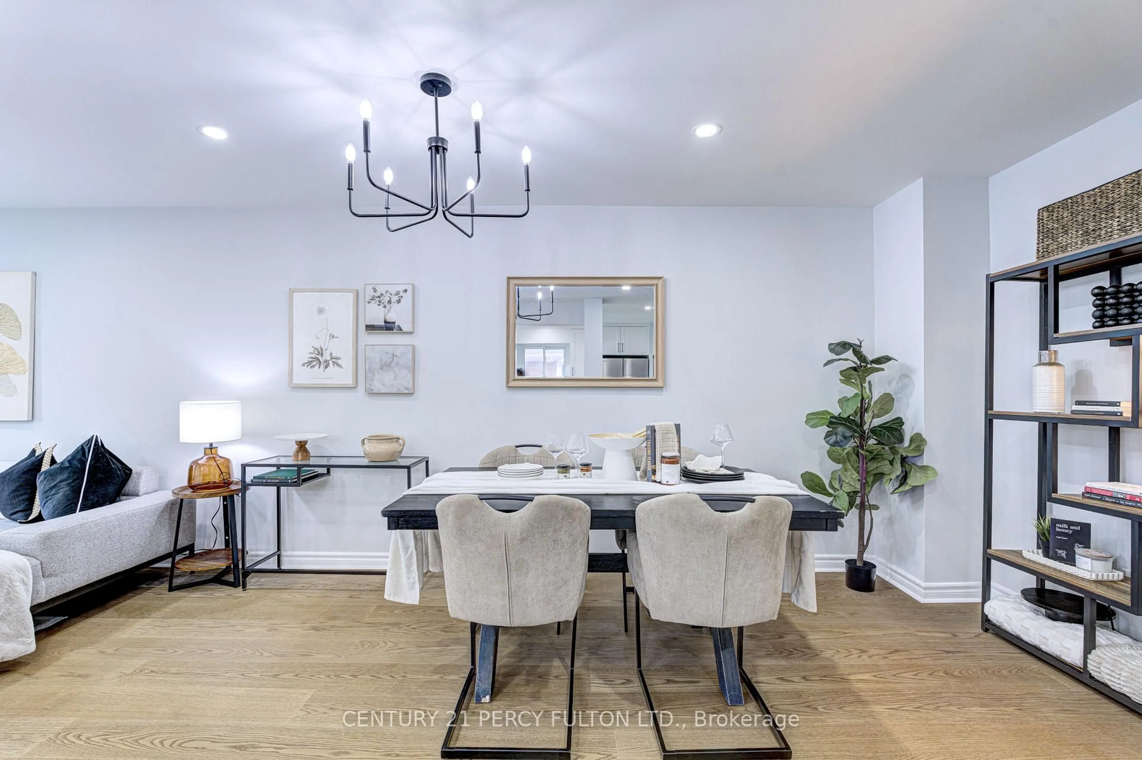 Dining room, wood/laminate floor for 7146 Harwick Dr, Mississauga Ontario L4T 3A4