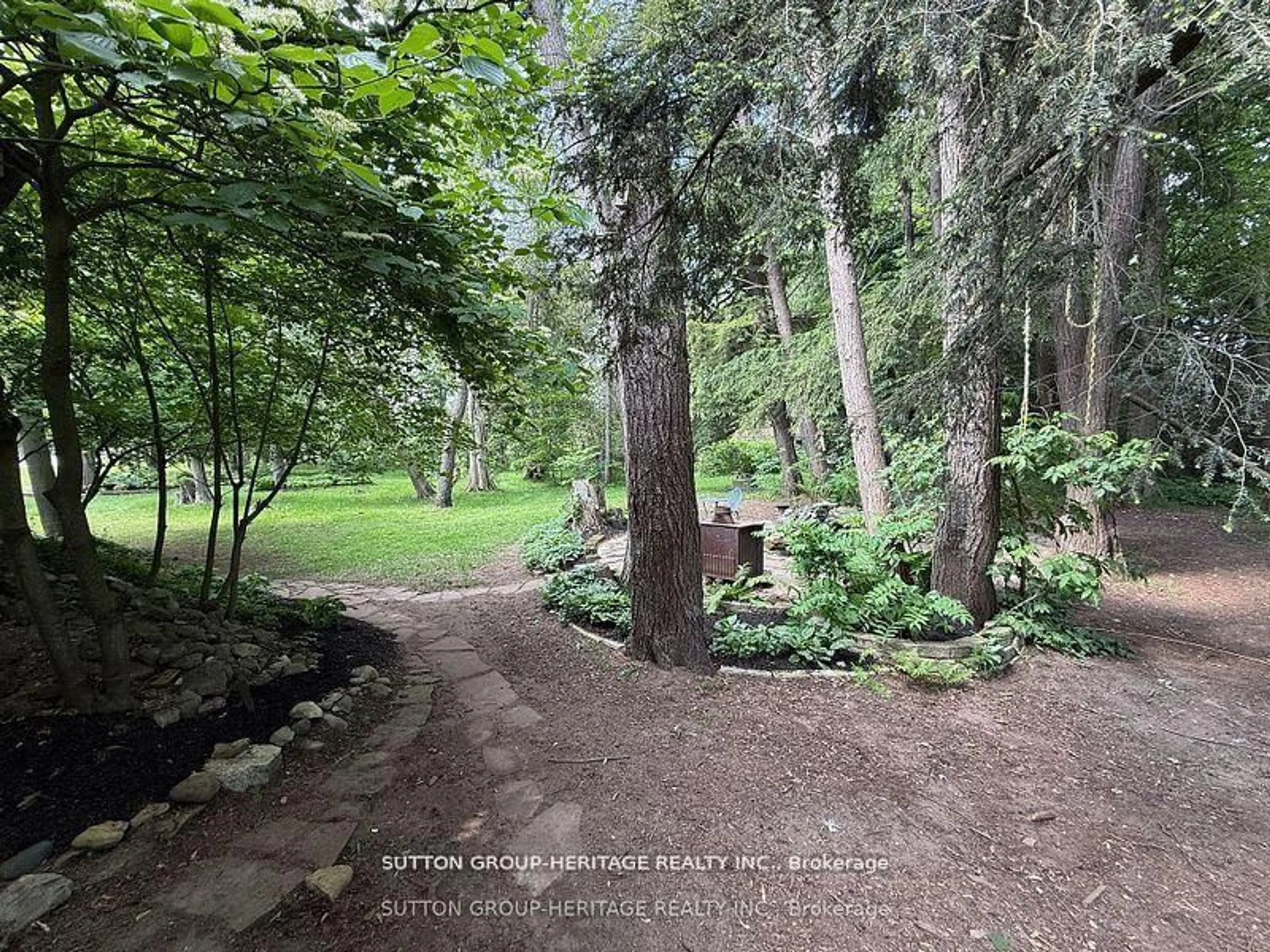 A pic from outside/outdoor area/front of a property/back of a property/a pic from drone, forest/trees view for 2766 Highpoint Sdrd, Caledon Ontario L7K 0J1