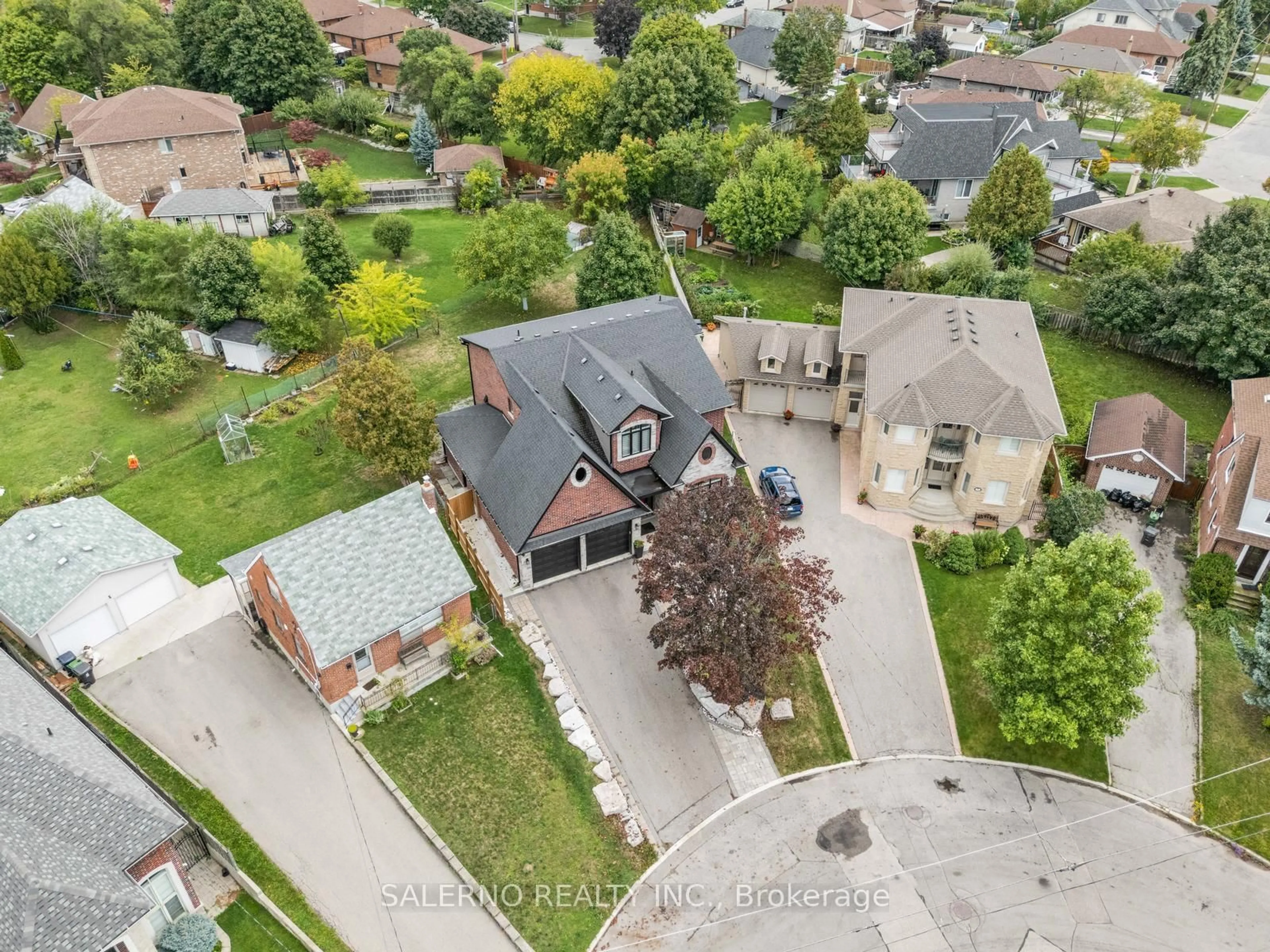 A pic from outside/outdoor area/front of a property/back of a property/a pic from drone, street for 11 Compton Cres, Toronto Ontario M3M 2C3
