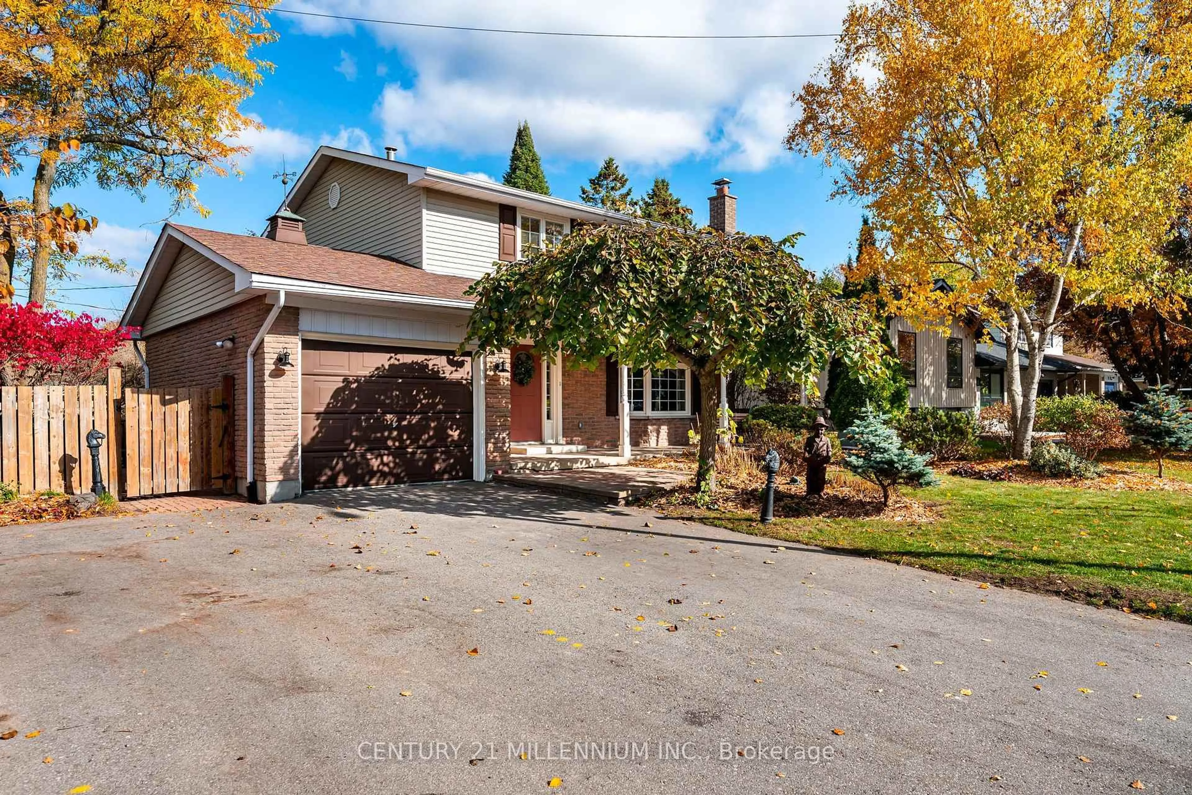 A pic from outside/outdoor area/front of a property/back of a property/a pic from drone, street for 9 Erindale Ave, Orangeville Ontario L9W 2V8