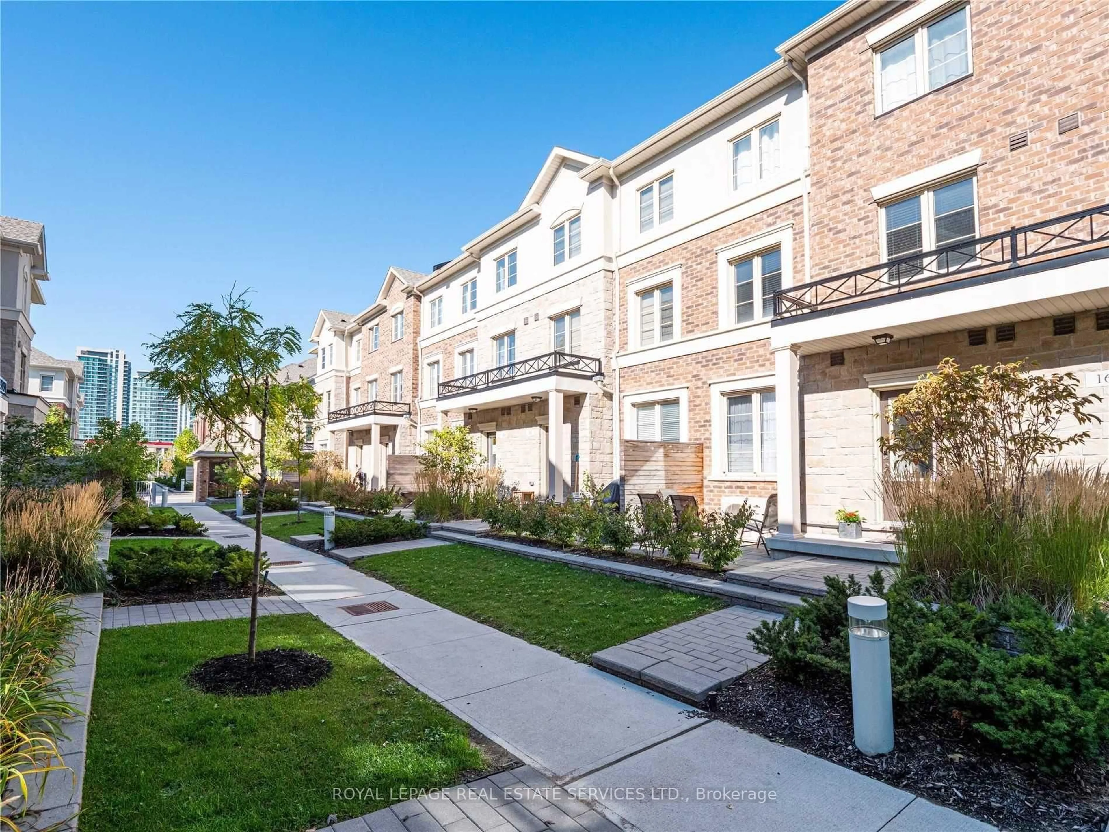 Patio, street for 636 Evans Ave #16, Toronto Ontario M8W 2W6