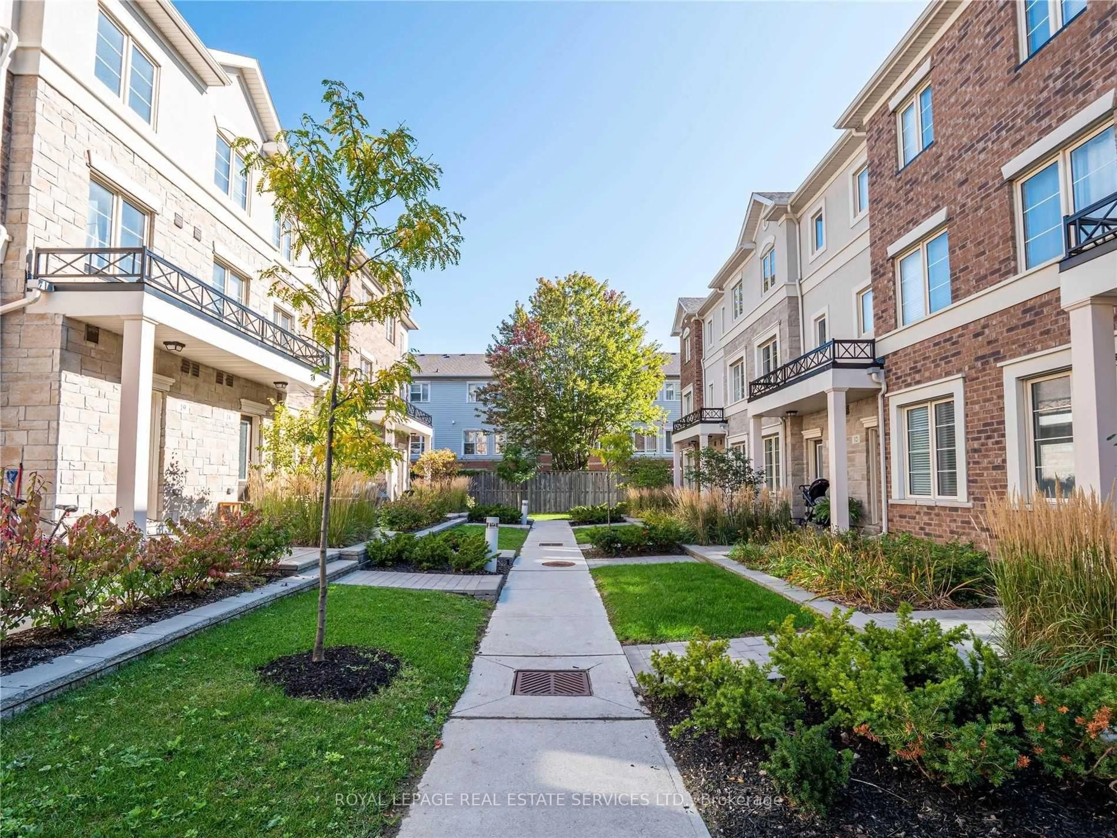 Patio, street for 636 Evans Ave #16, Toronto Ontario M8W 2W6