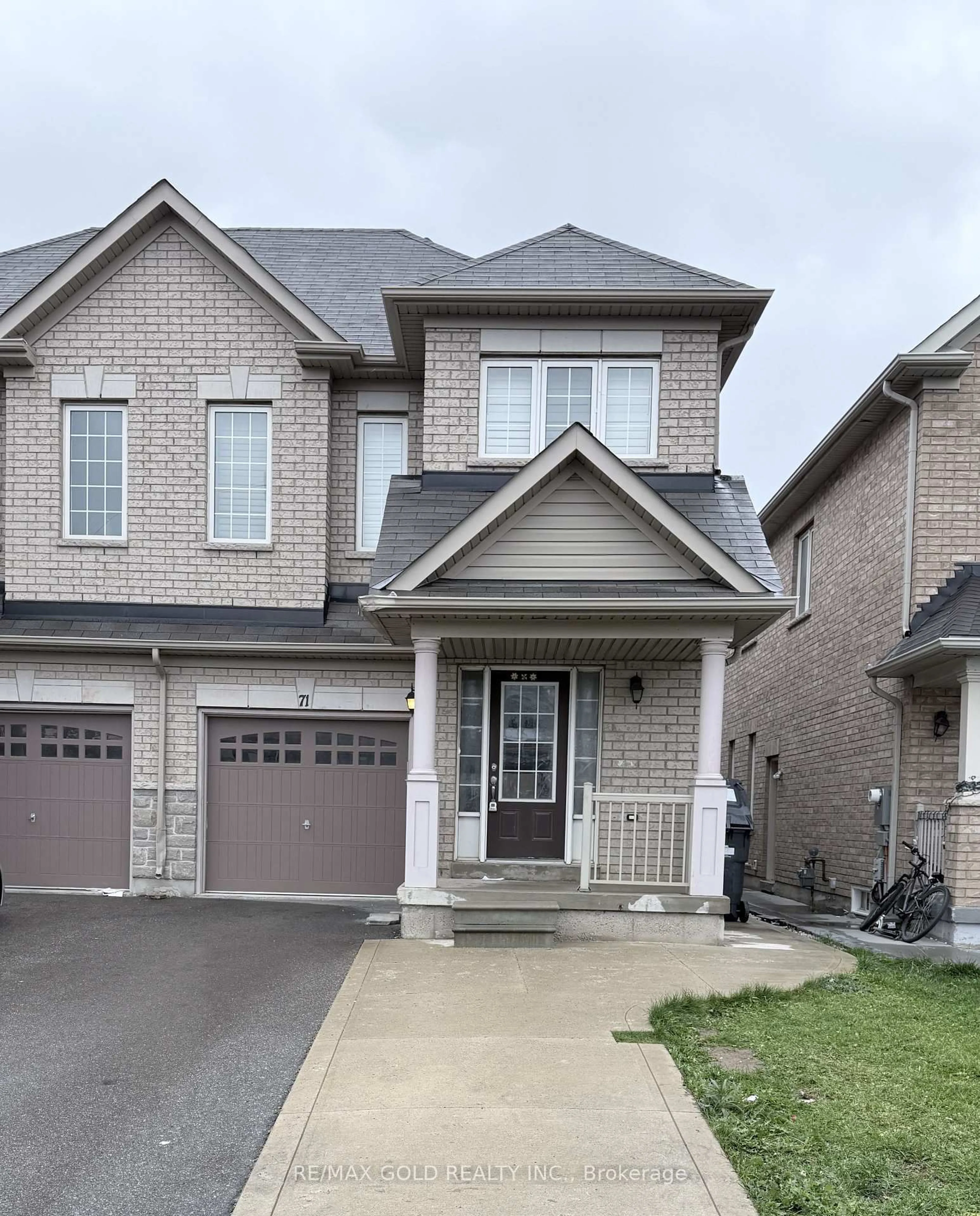 Home with brick exterior material, street for 71 Lanark Circ, Brampton Ontario L6X 5L3