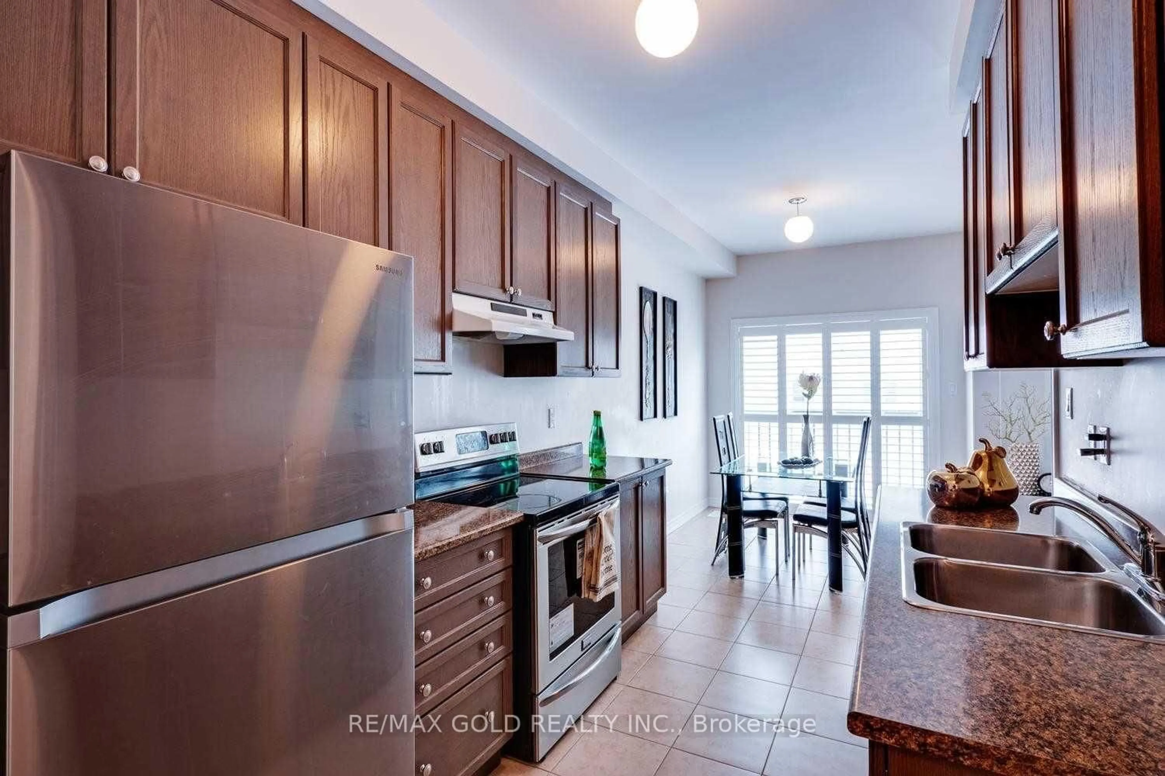 Unknown for 71 Lanark Circ, Brampton Ontario L6X 5L3