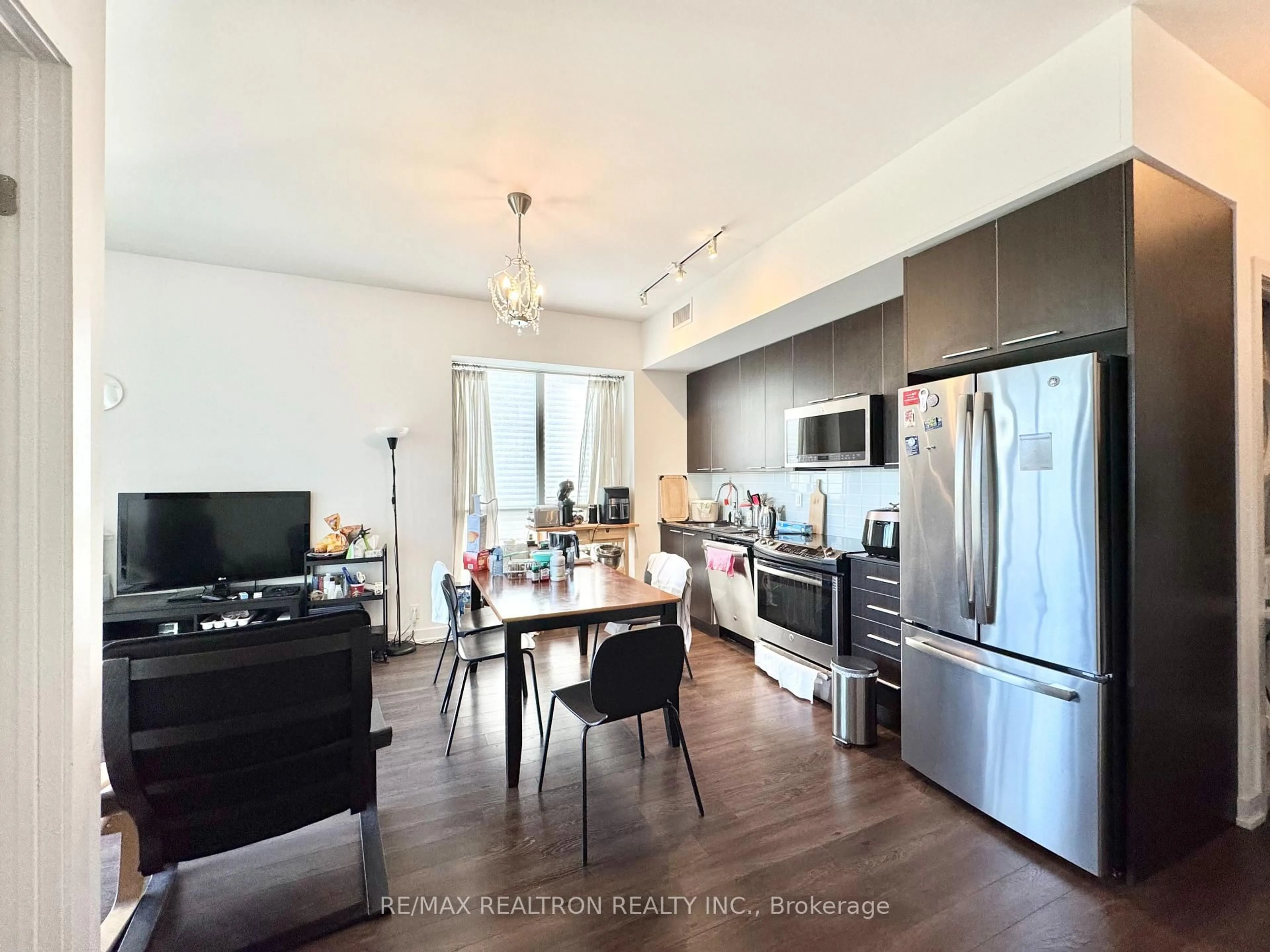 Open concept kitchen, unknown for 10 Park Lawn Rd #614, Toronto Ontario M8Y 3H8