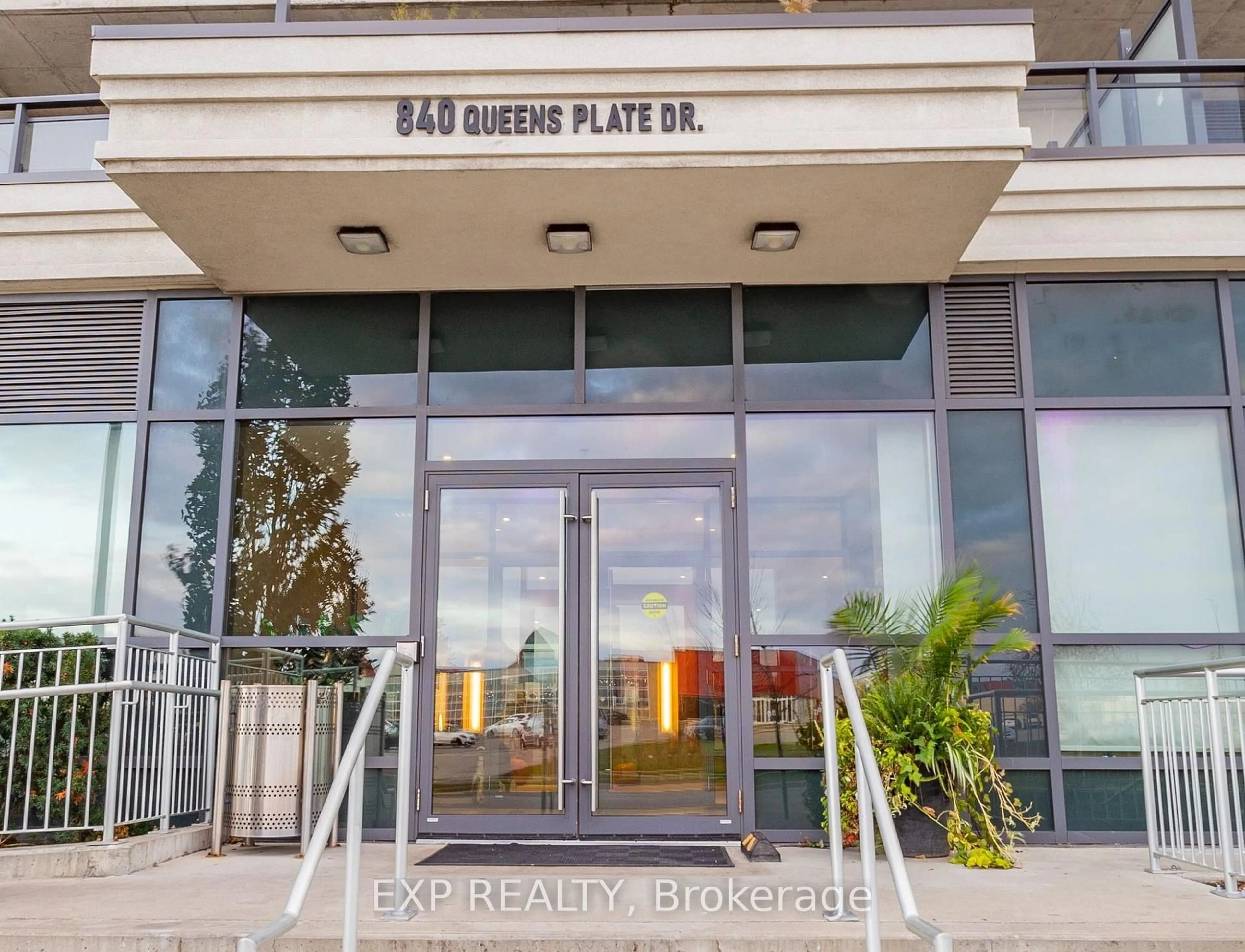 Indoor foyer for 840 Queens Plate Dr #1609, Toronto Ontario M9W 6Z3