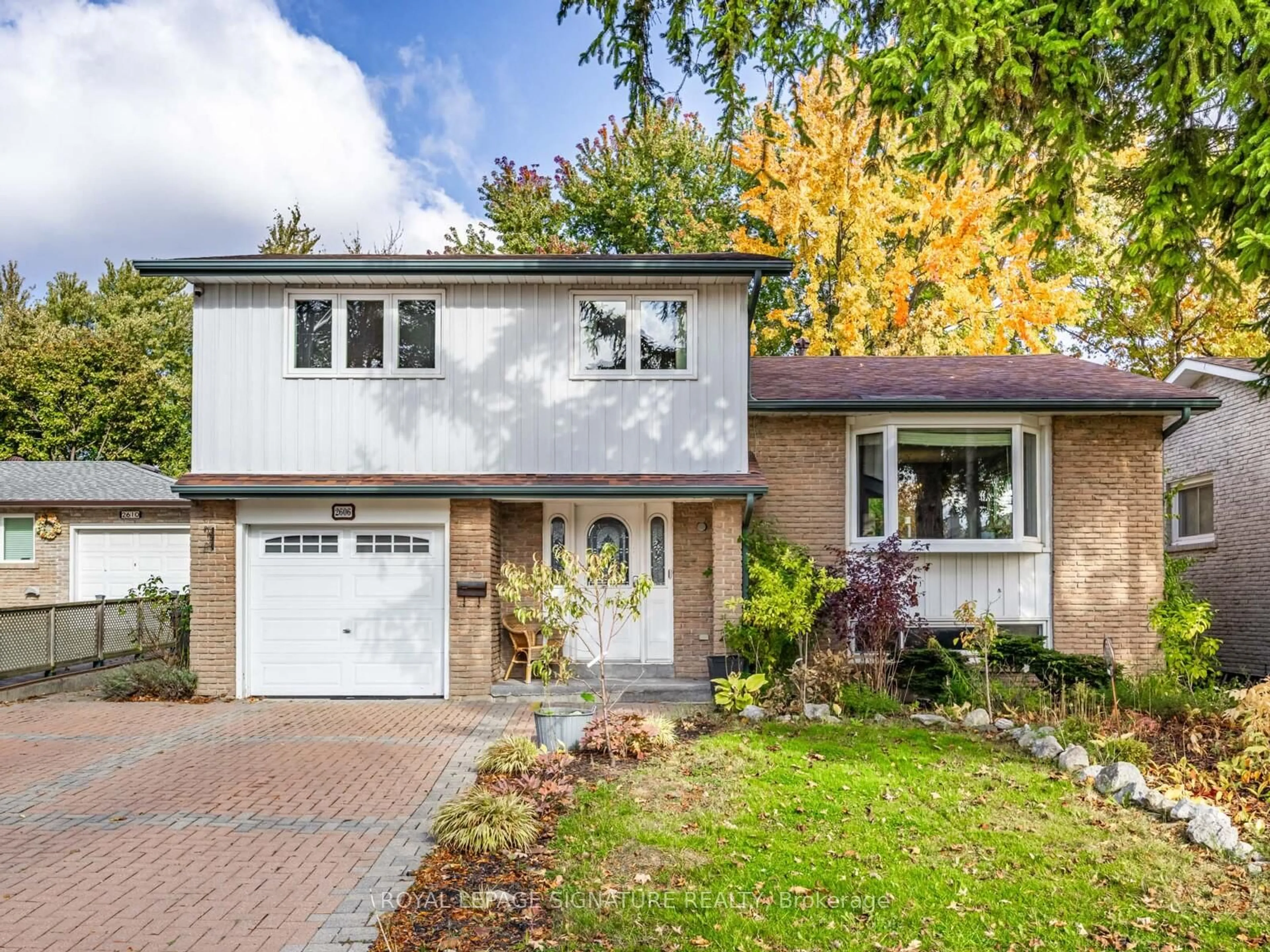 Home with brick exterior material, street for 2606 Kinnerton Cres, Mississauga Ontario L5K 2B2