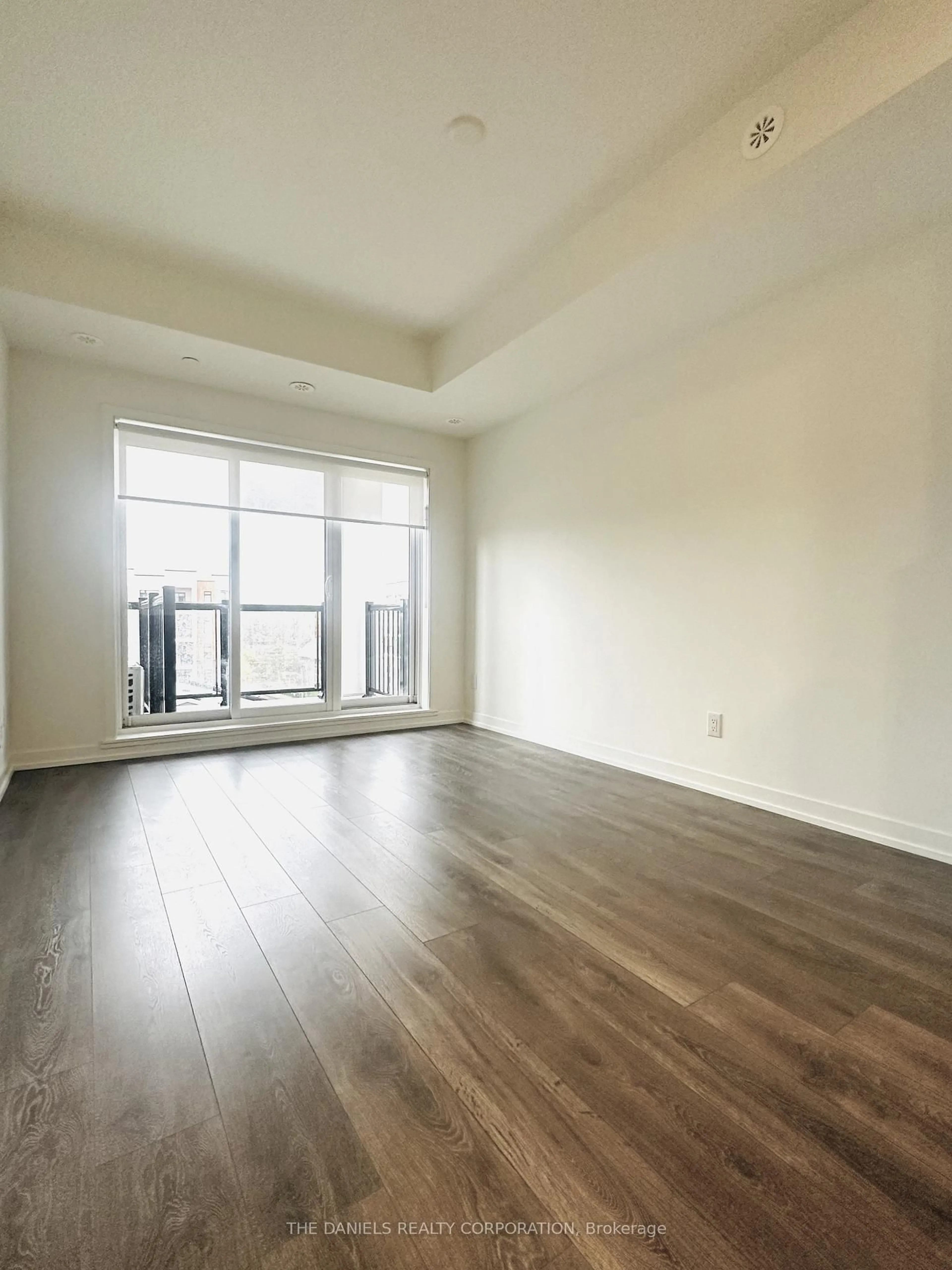 A pic of a room for 135 Canon Jackson Dr #505, Toronto Ontario M6M 0C3