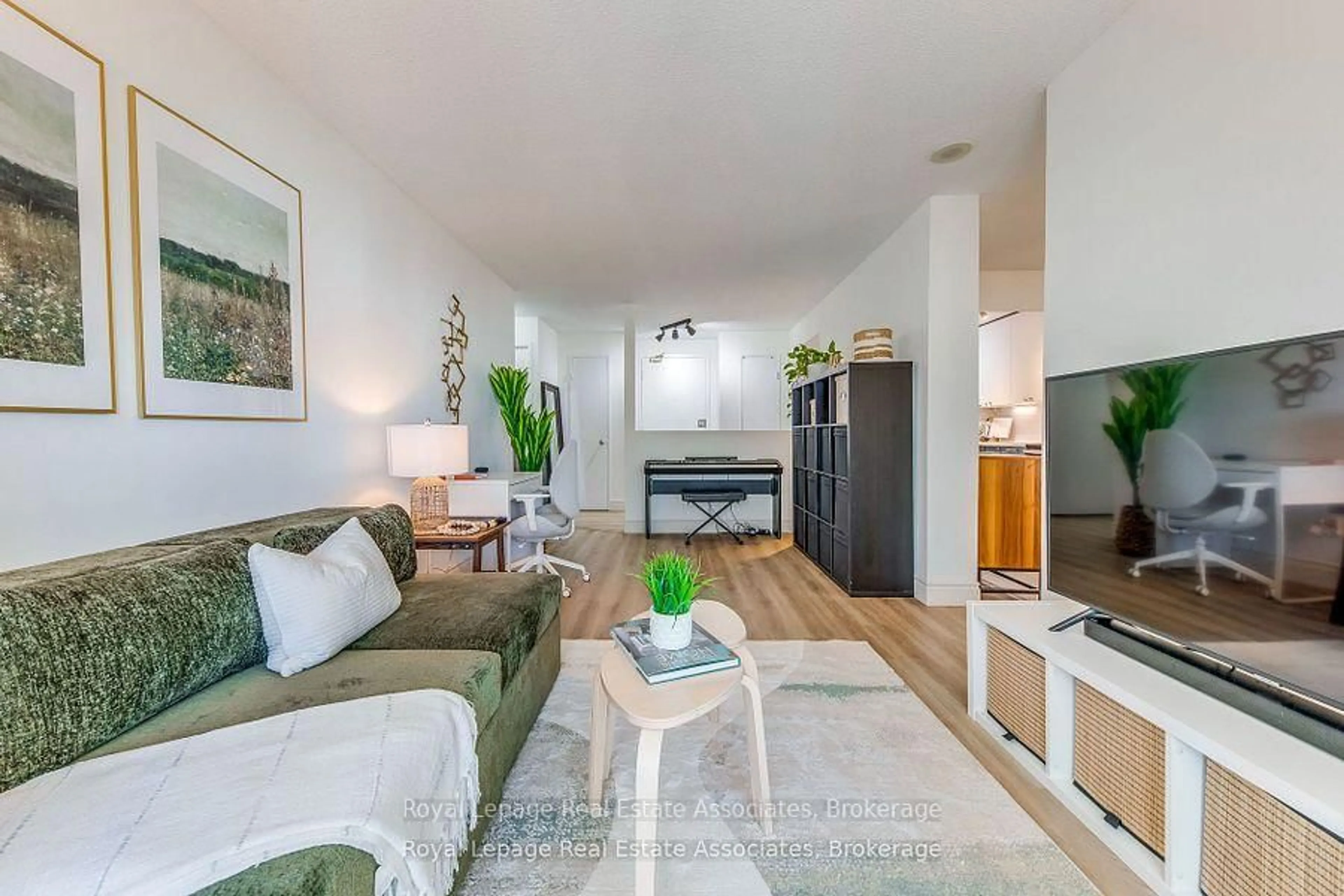 Living room with furniture, unknown for 155 Hillcrest Ave #901, Mississauga Ontario L5B 3Z2