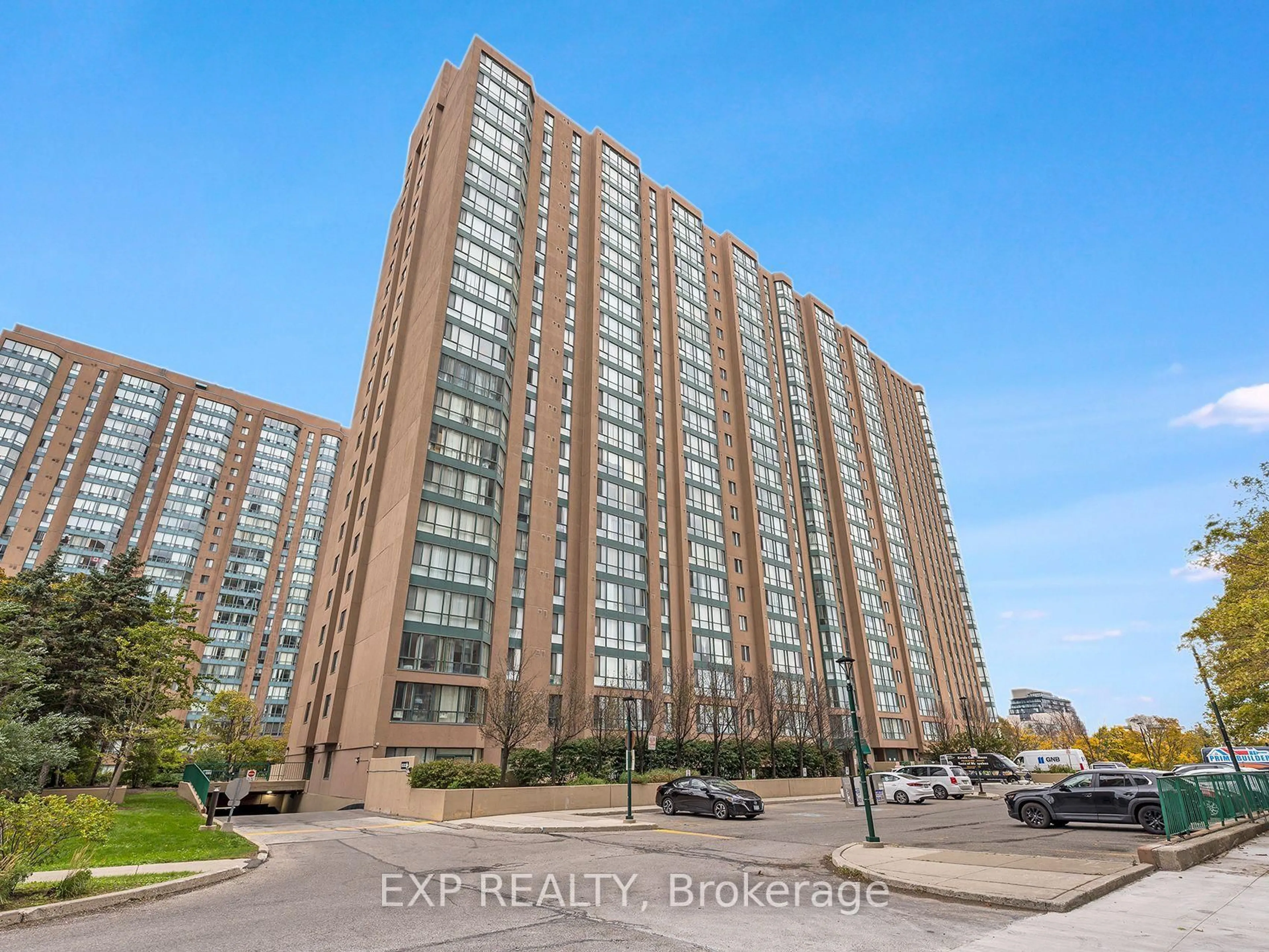 A pic from outside/outdoor area/front of a property/back of a property/a pic from drone, city buildings view from balcony for 145 Hillcrest Ave #1812, Mississauga Ontario L5B 3Z1