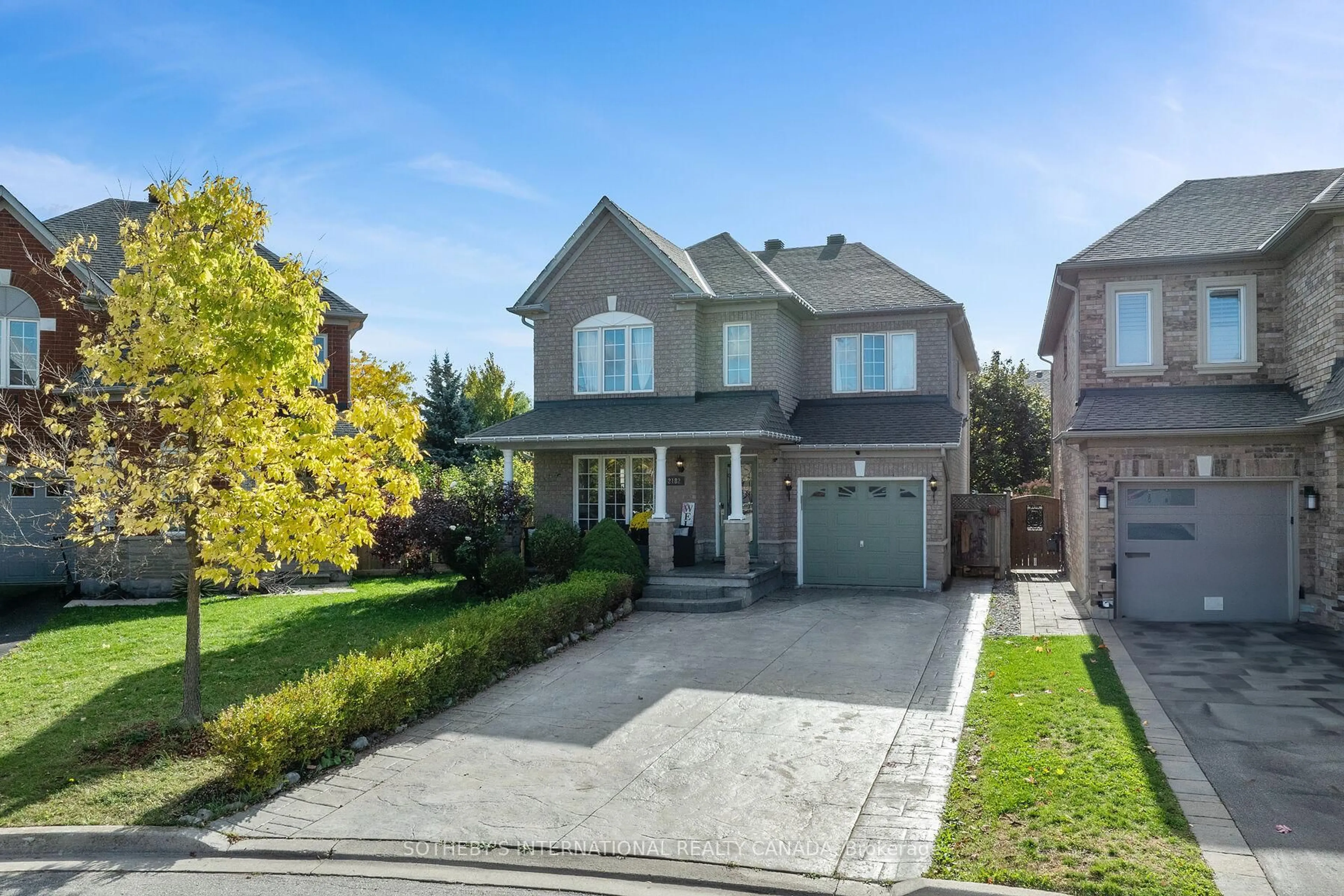 Unknown for 2182 Meadowglen Dr, Oakville Ontario L6M 4C9