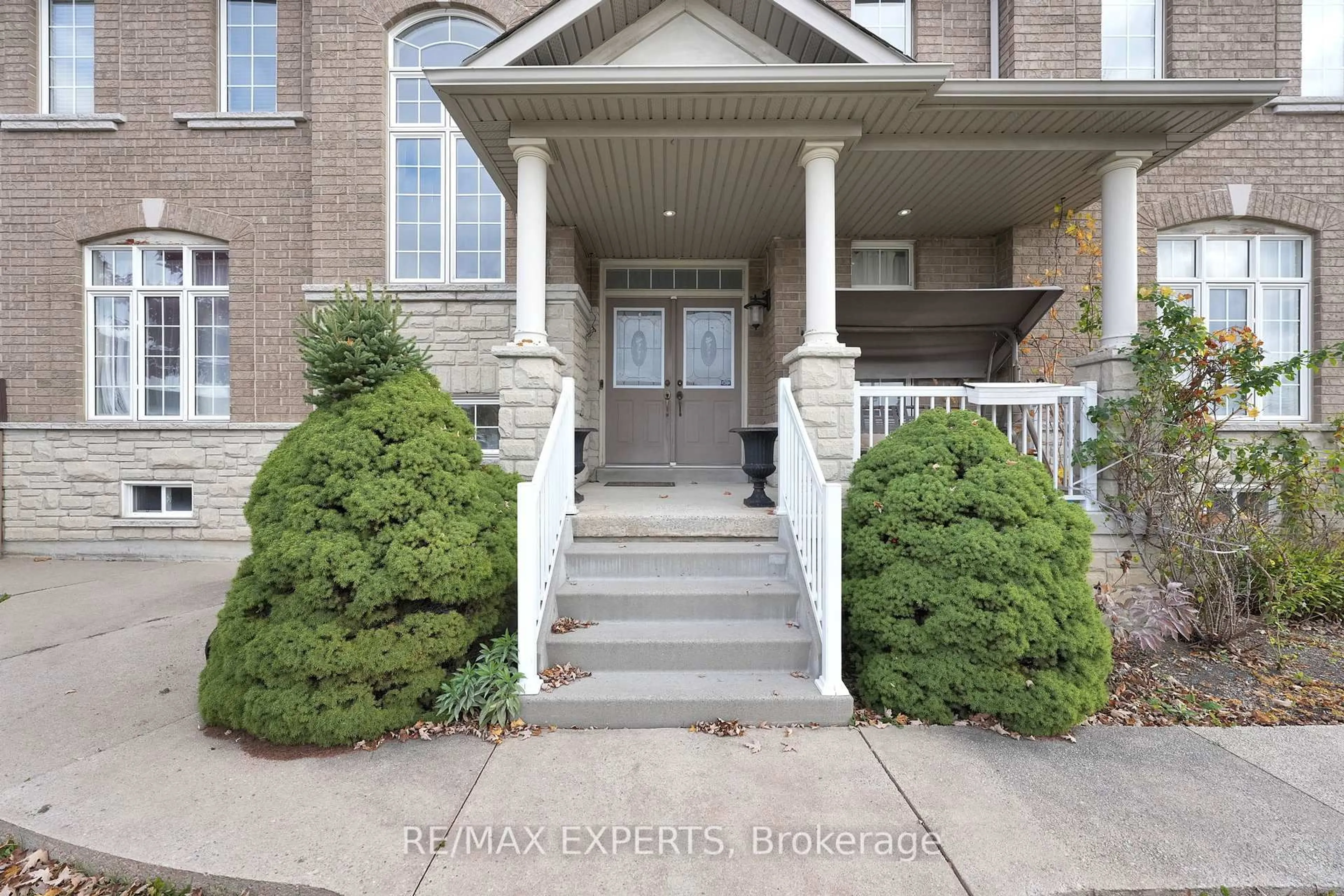 Unknown for 261 Mountainash Rd, Brampton Ontario L6R 3M3