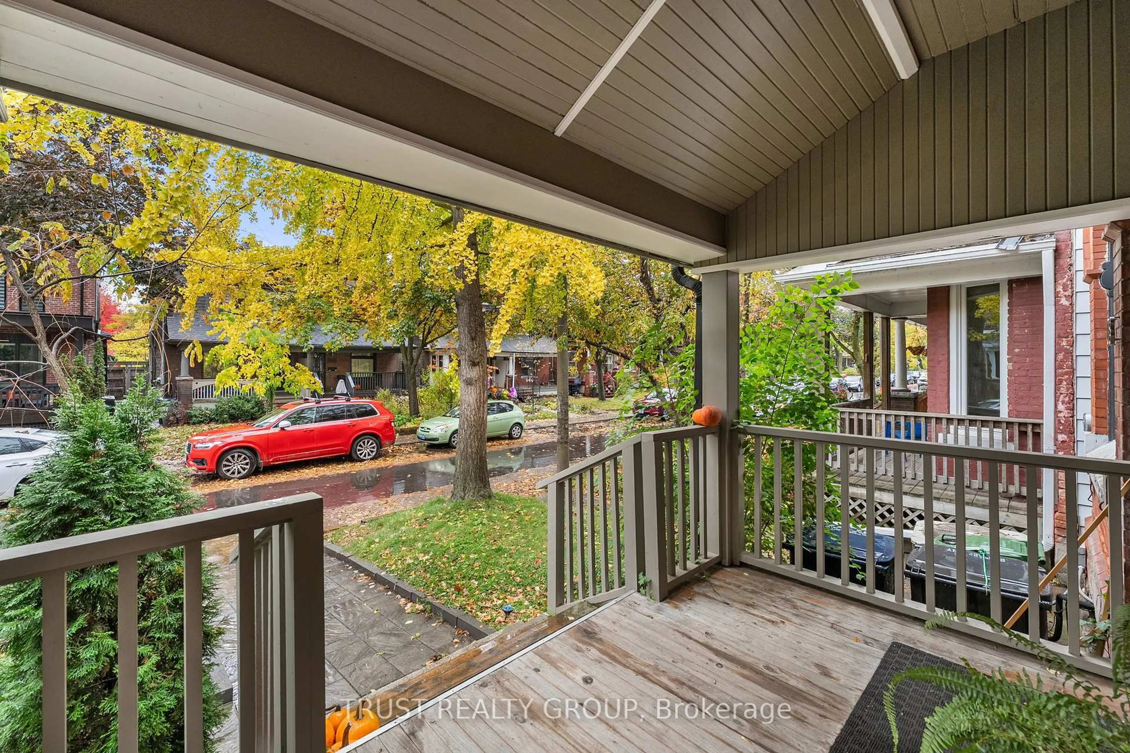 Patio, street for 106 Pearson Ave, Toronto Ontario M6R 1G5