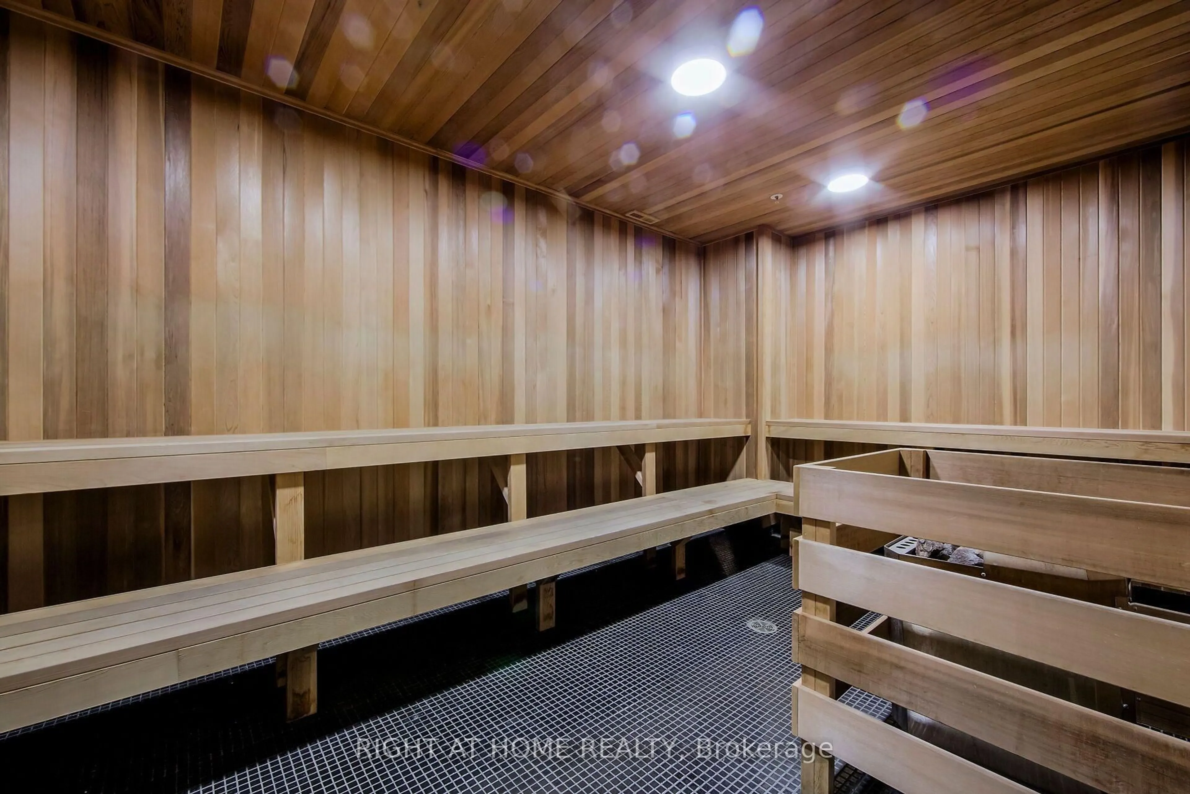 Unknown for 251 Manitoba St, Toronto Ontario M8Y 0C7