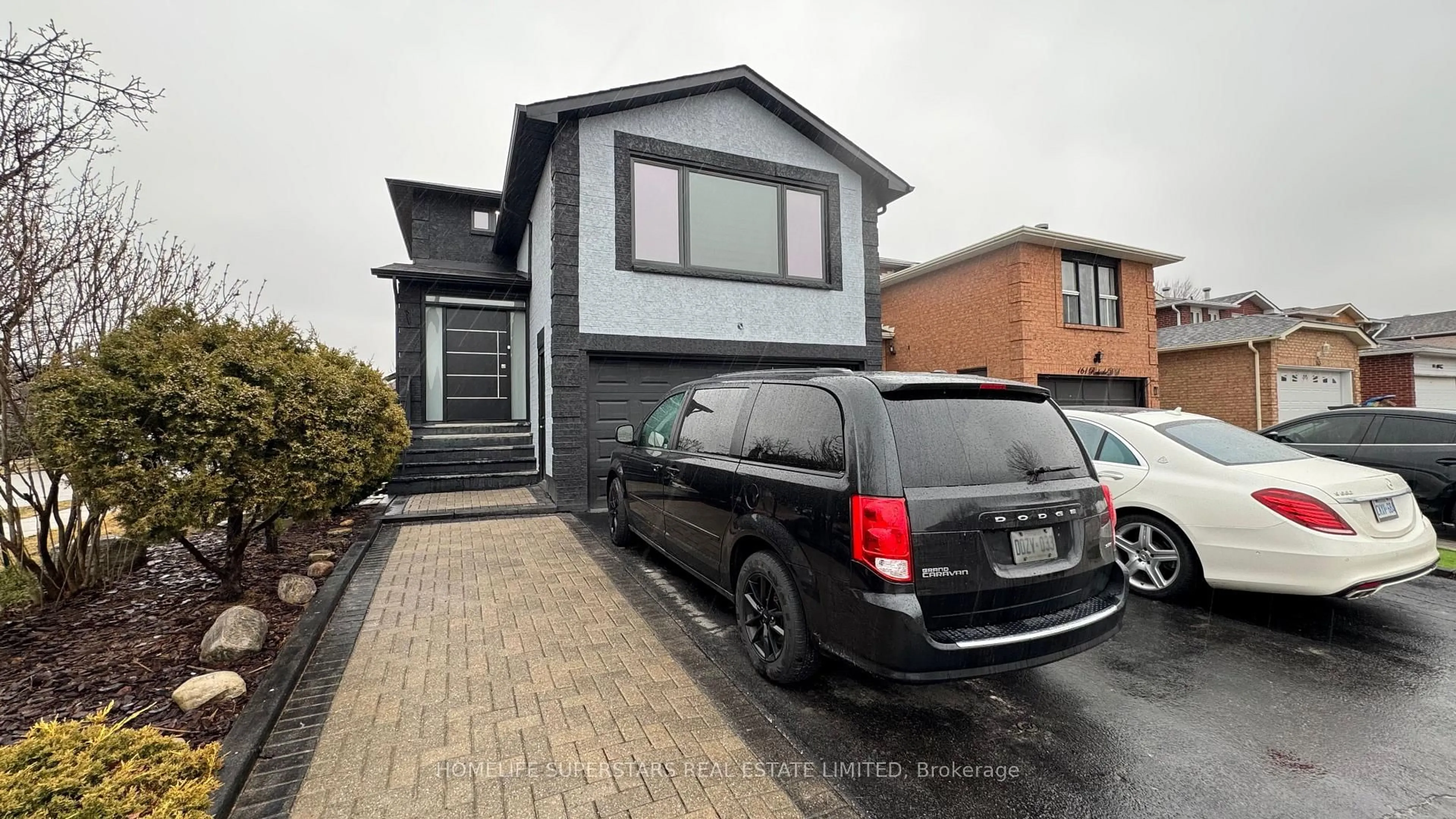 Home with vinyl exterior material, street for 159 Richvale Dr, Brampton Ontario L6Z 4P6