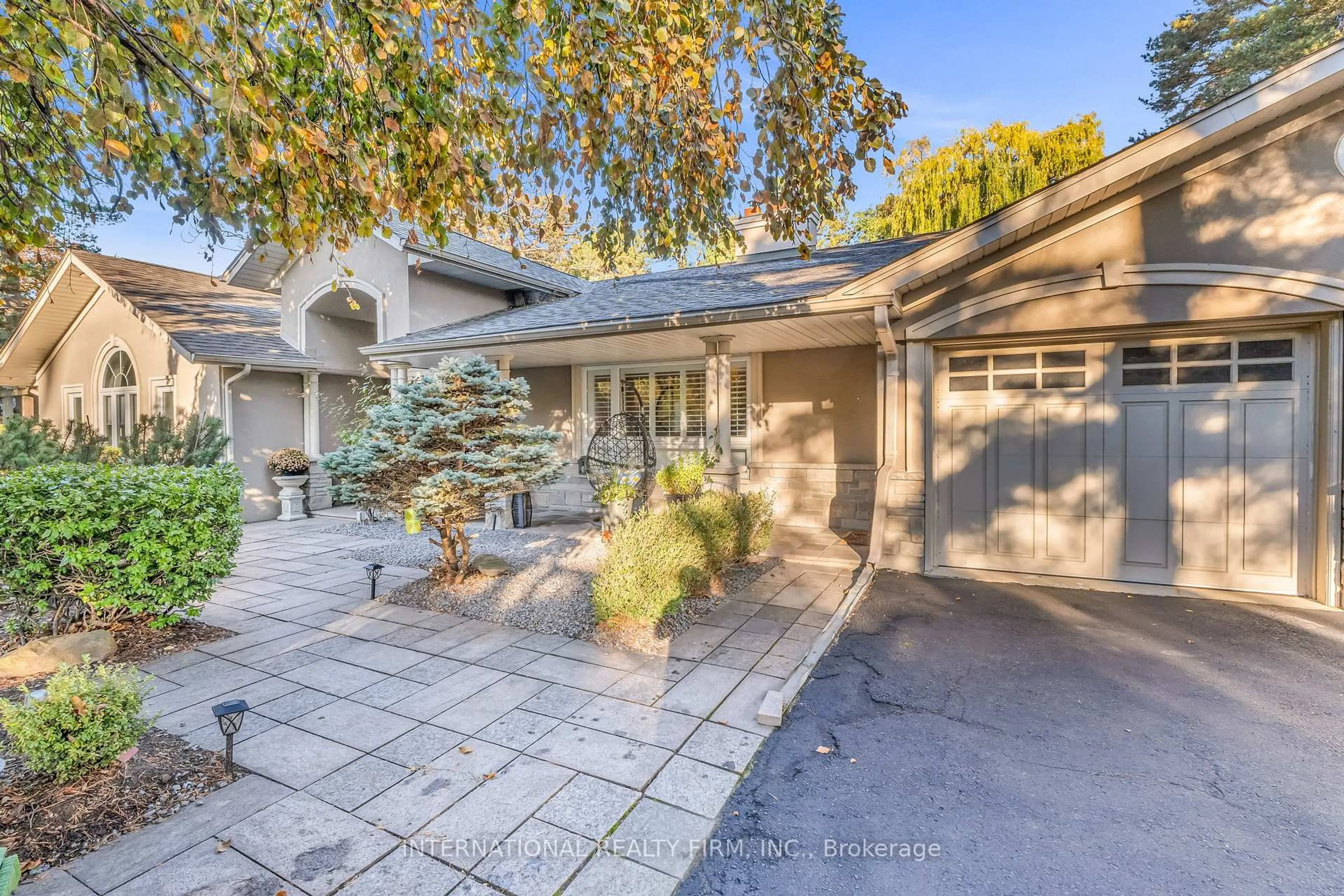 Unknown for 1049 Indian Rd, Mississauga Ontario L5H 1R6