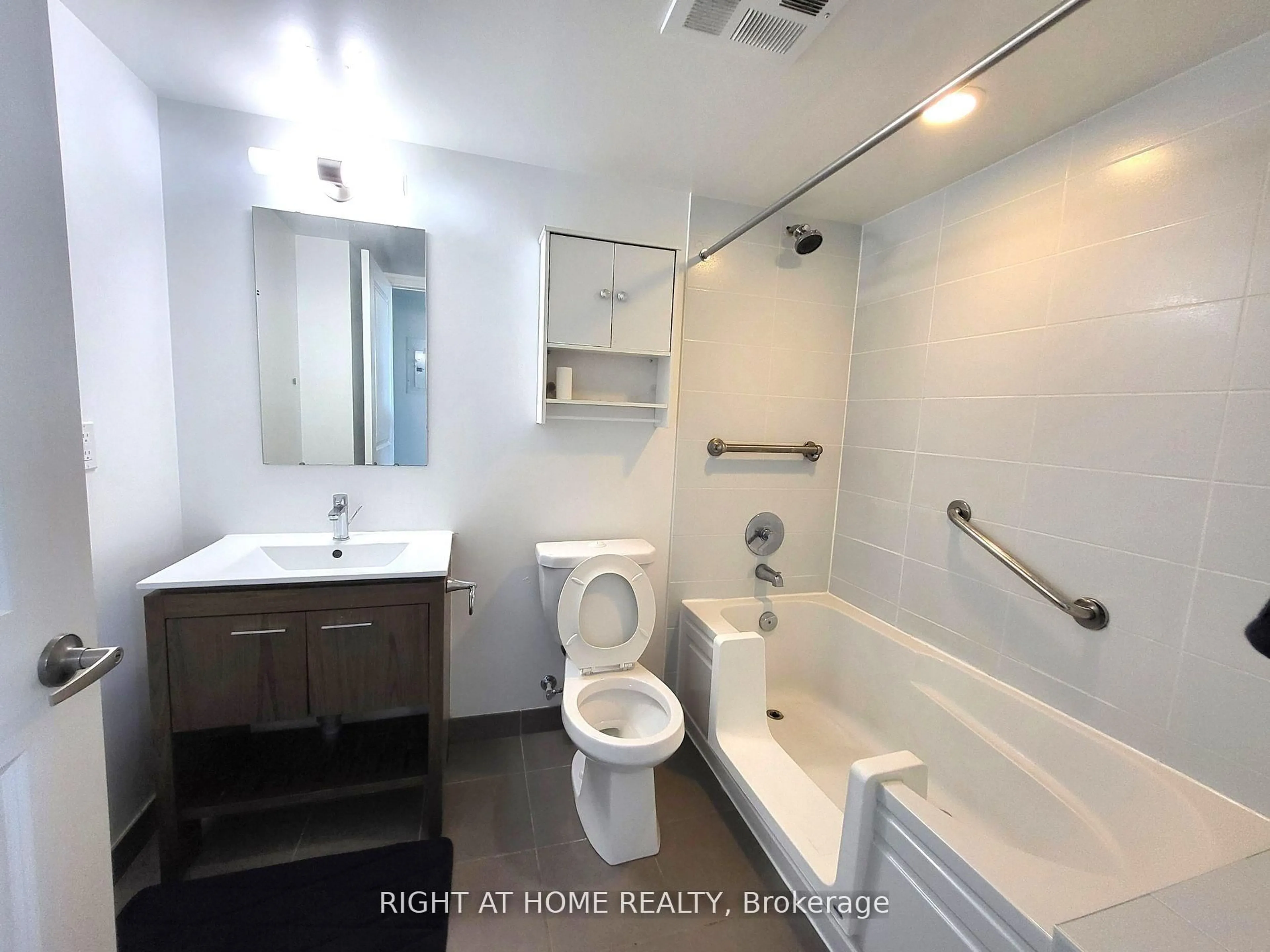 Standard bathroom, unknown for 80 Esther Lorrie Dr #906, Toronto Ontario M9W 0C6
