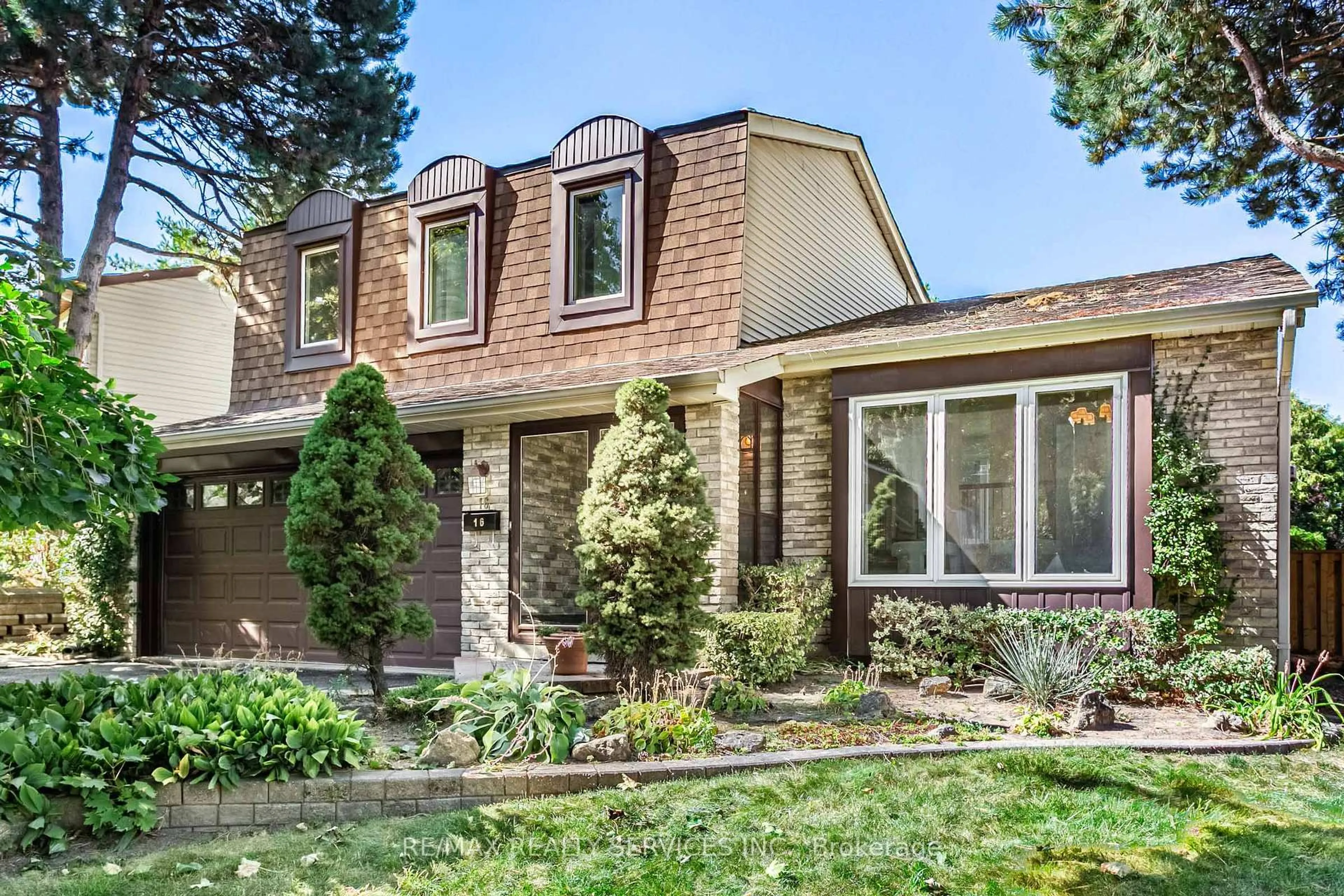 Home with brick exterior material, street for 16 Marchmount Cres, Brampton Ontario L6S 2S9