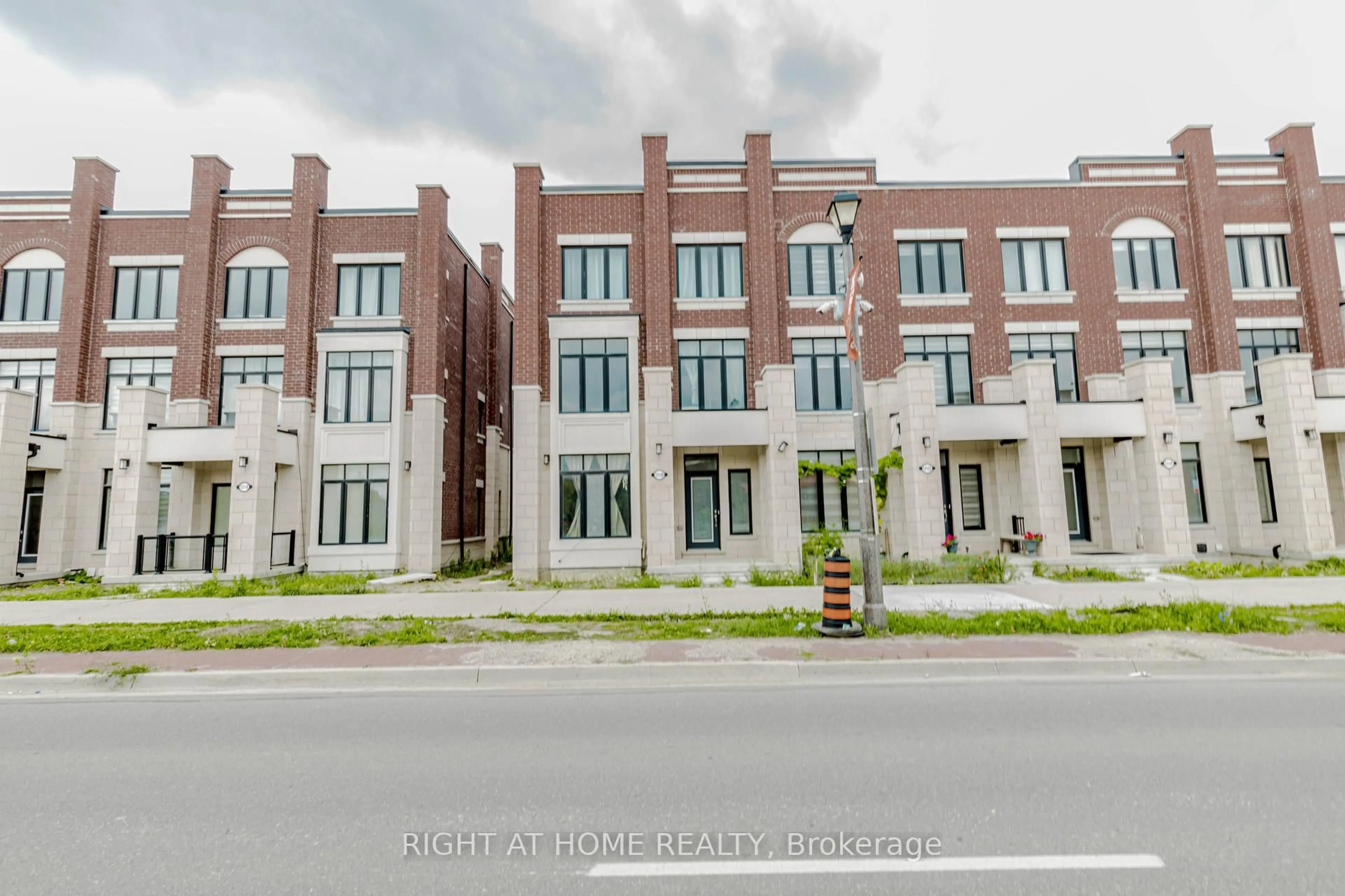 Home with brick exterior material, building for 12520 Kennedy Rd, Caledon Ontario L7C 4L6