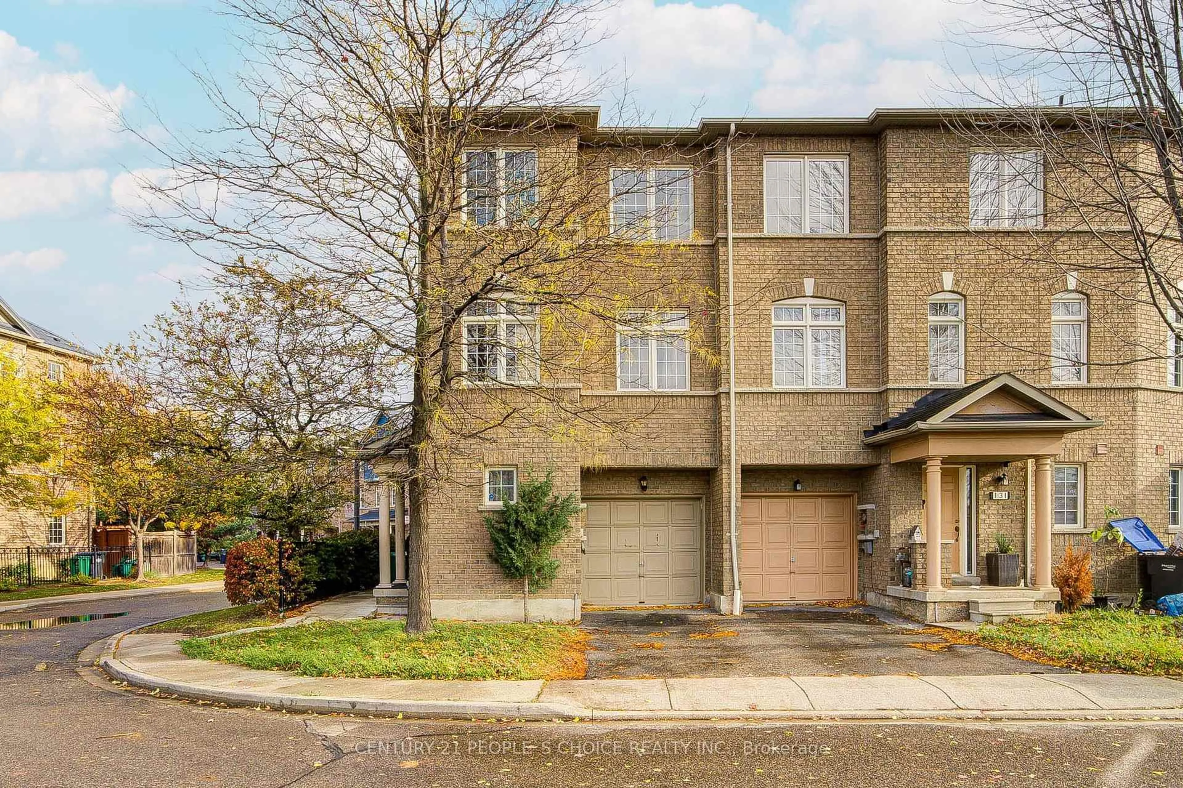 Home with brick exterior material, street for 7035 Rexwood Rd #133, Mississauga Ontario L4T 1N1