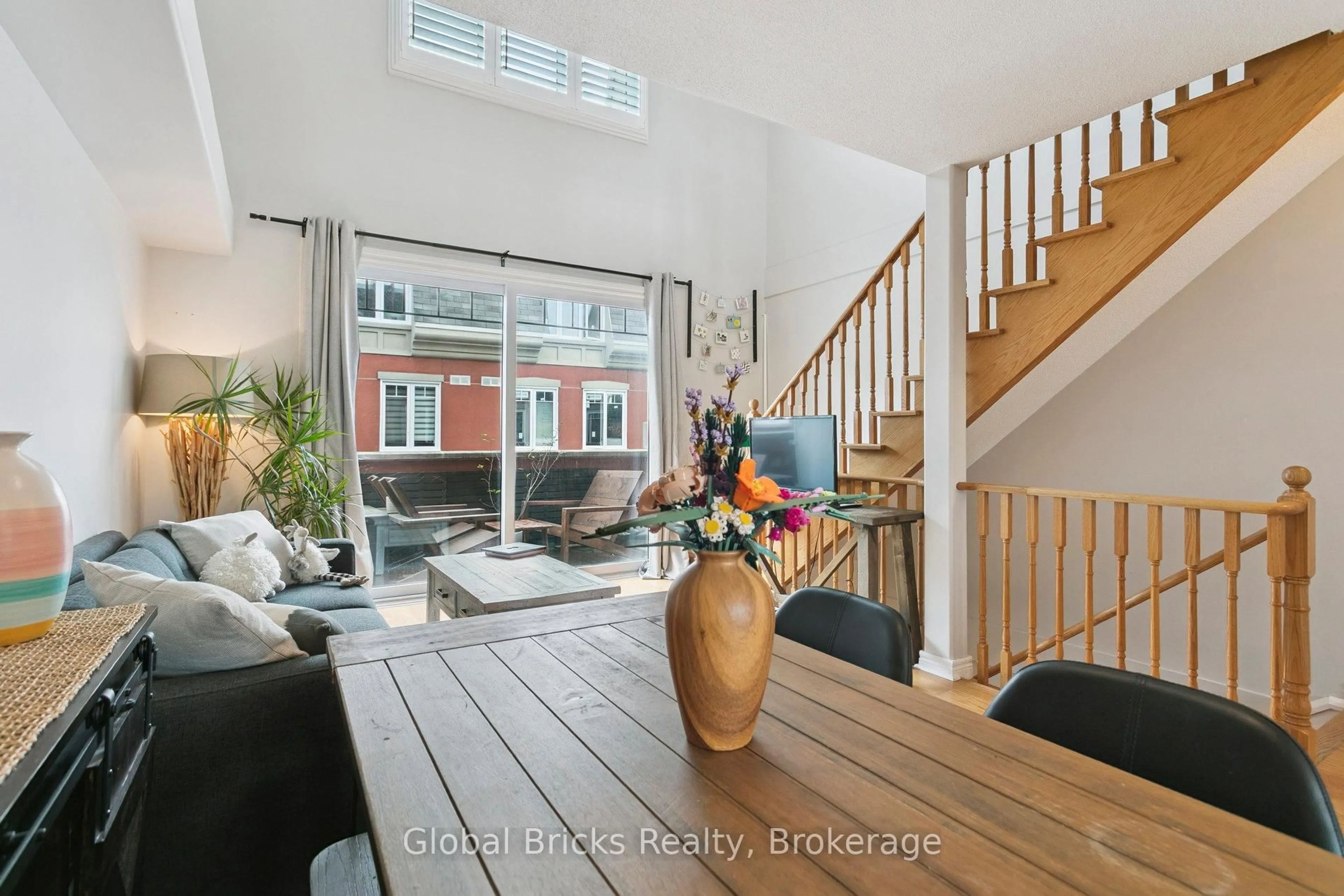 Unknown for 3400 Lake Shore Blvd #203, Toronto Ontario M8W 1N2