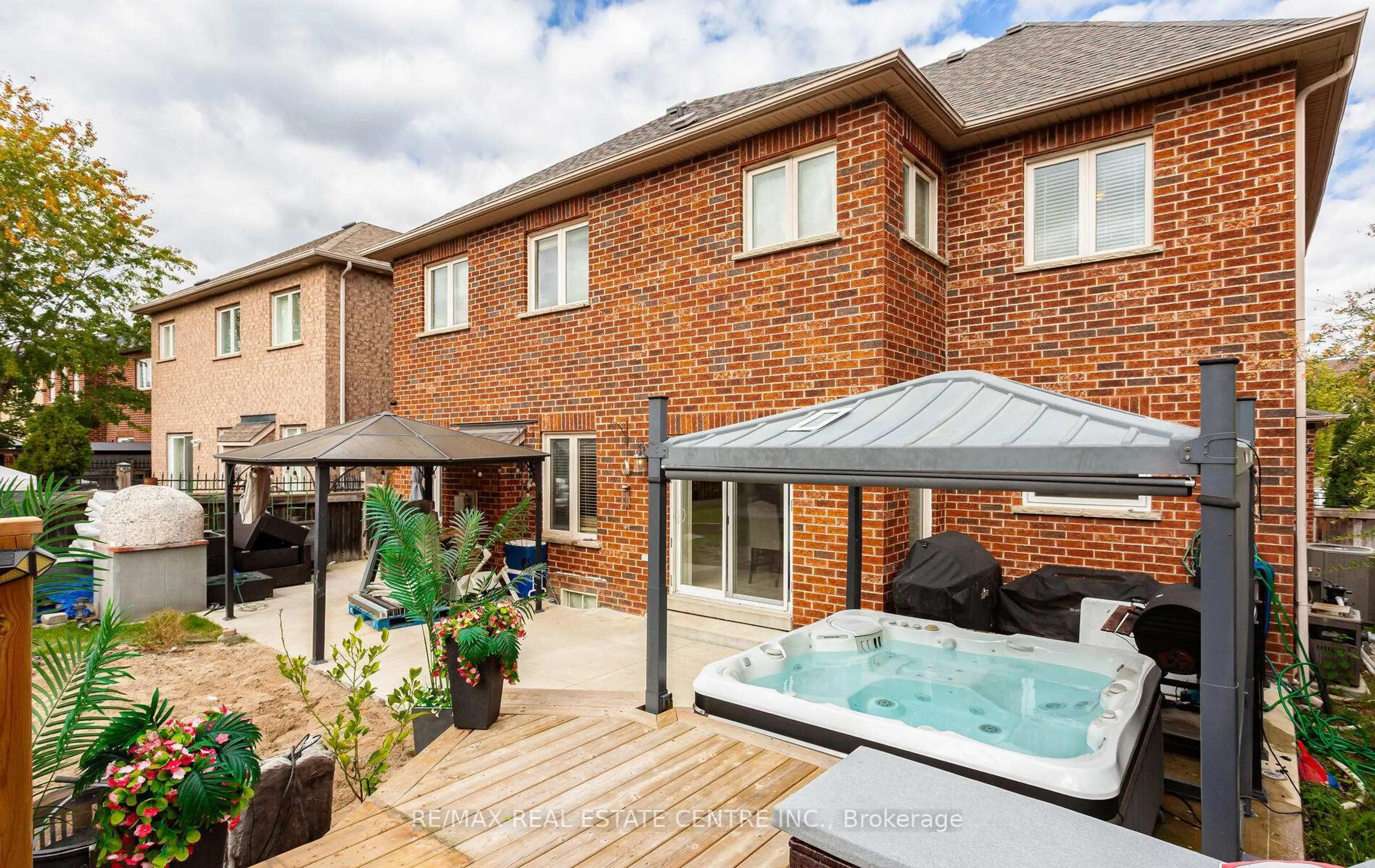 Home with brick exterior material, street for 26 Saint Hubert Dr, Brampton Ontario L6P 1V7