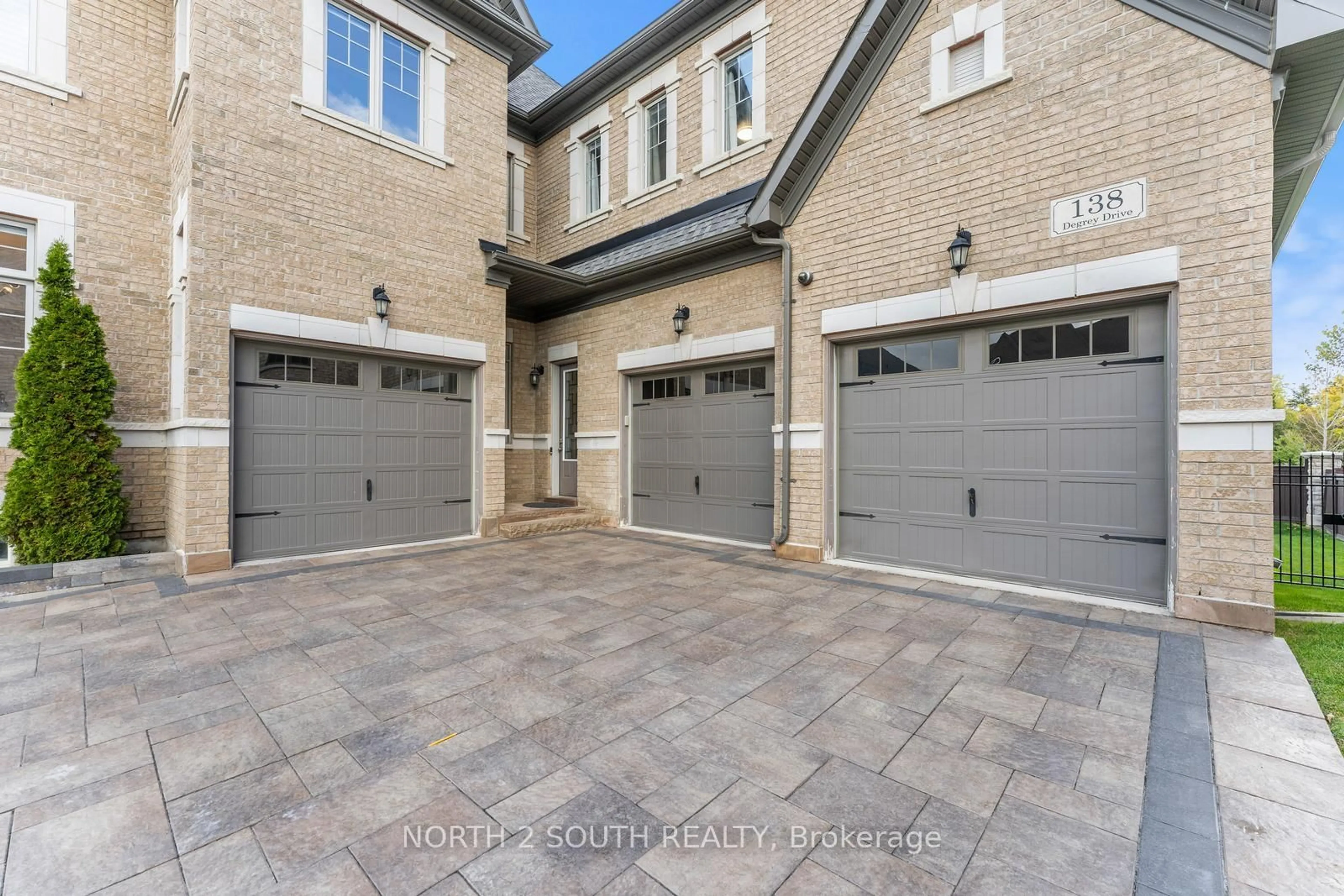 Indoor garage for 138 Degrey Dr, Brampton Ontario L6P 4L7