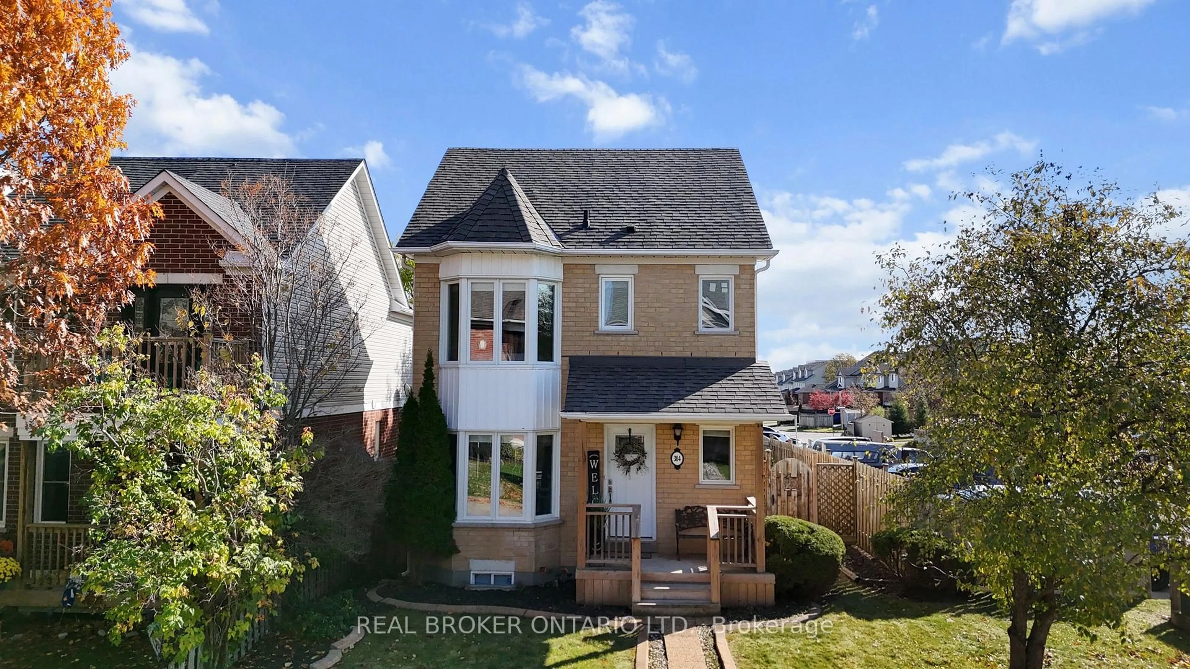 A pic from outside/outdoor area/front of a property/back of a property/a pic from drone, street for 304 Dogwood St, Orangeville Ontario L9W 4Z7