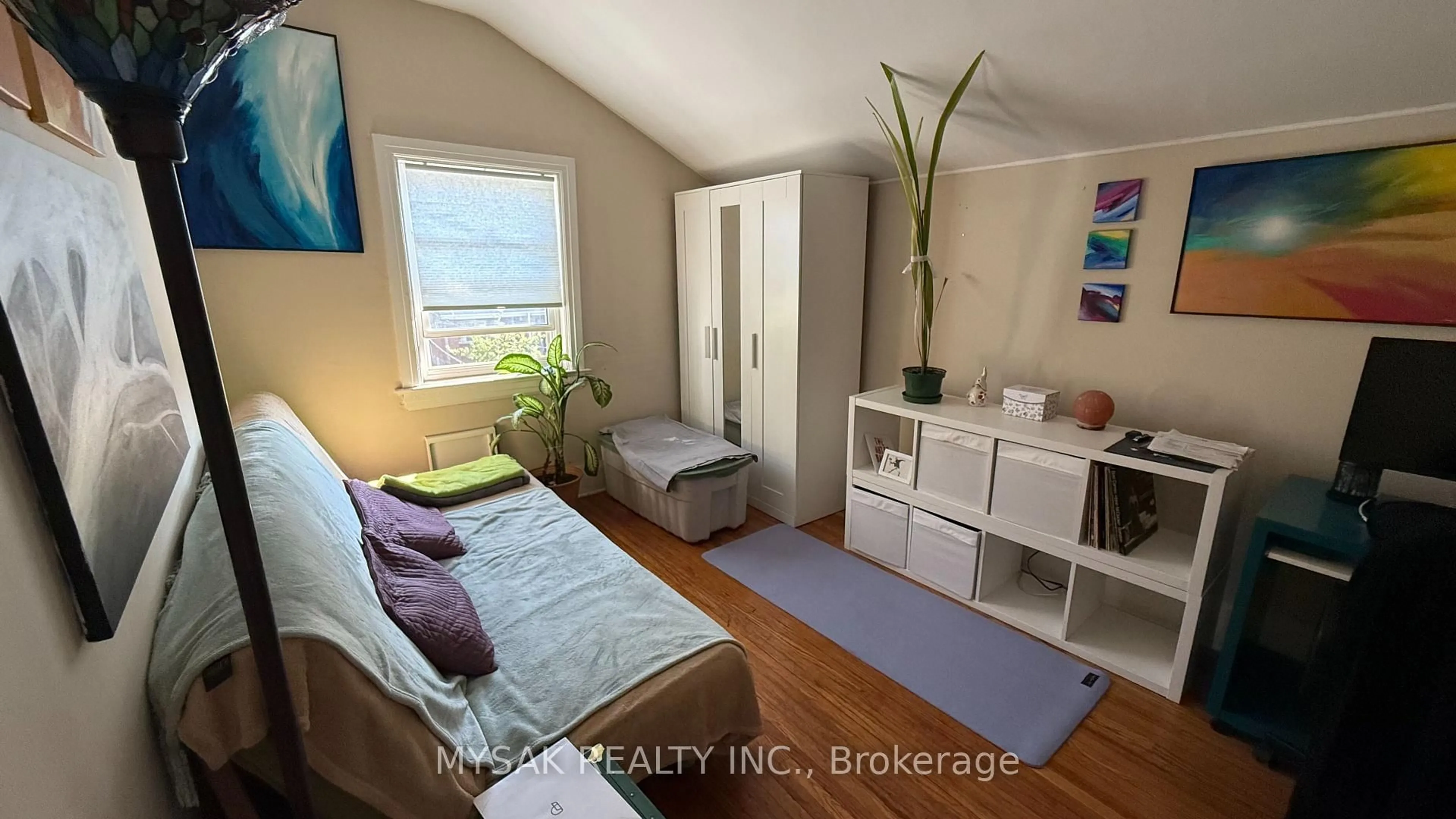 A pic of a room for 116 Fifth St, Toronto Ontario M8V 2Z3