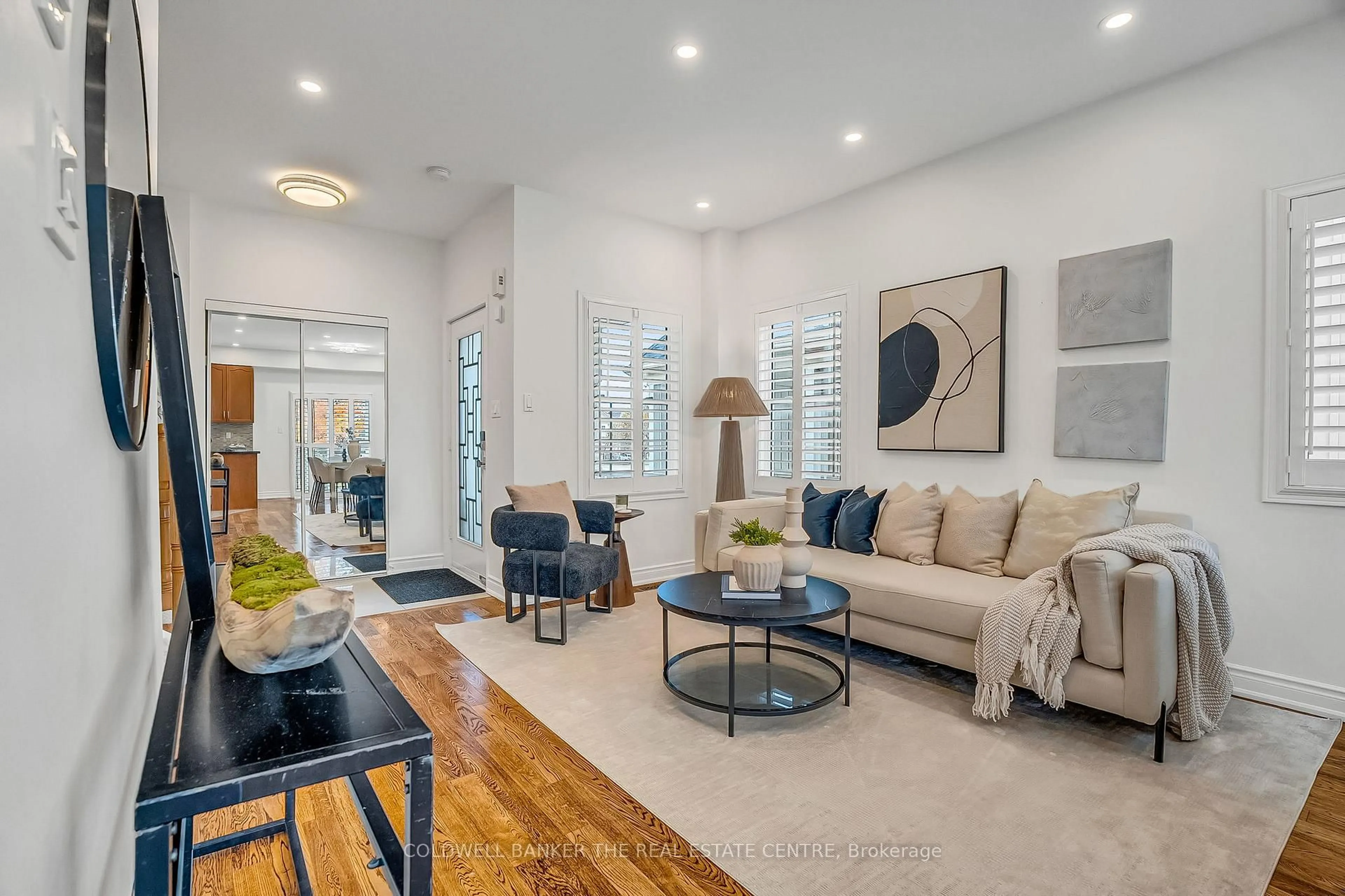 Living room with furniture, unknown for 6986 Haines Artist Way, Mississauga Ontario L5W 1B6