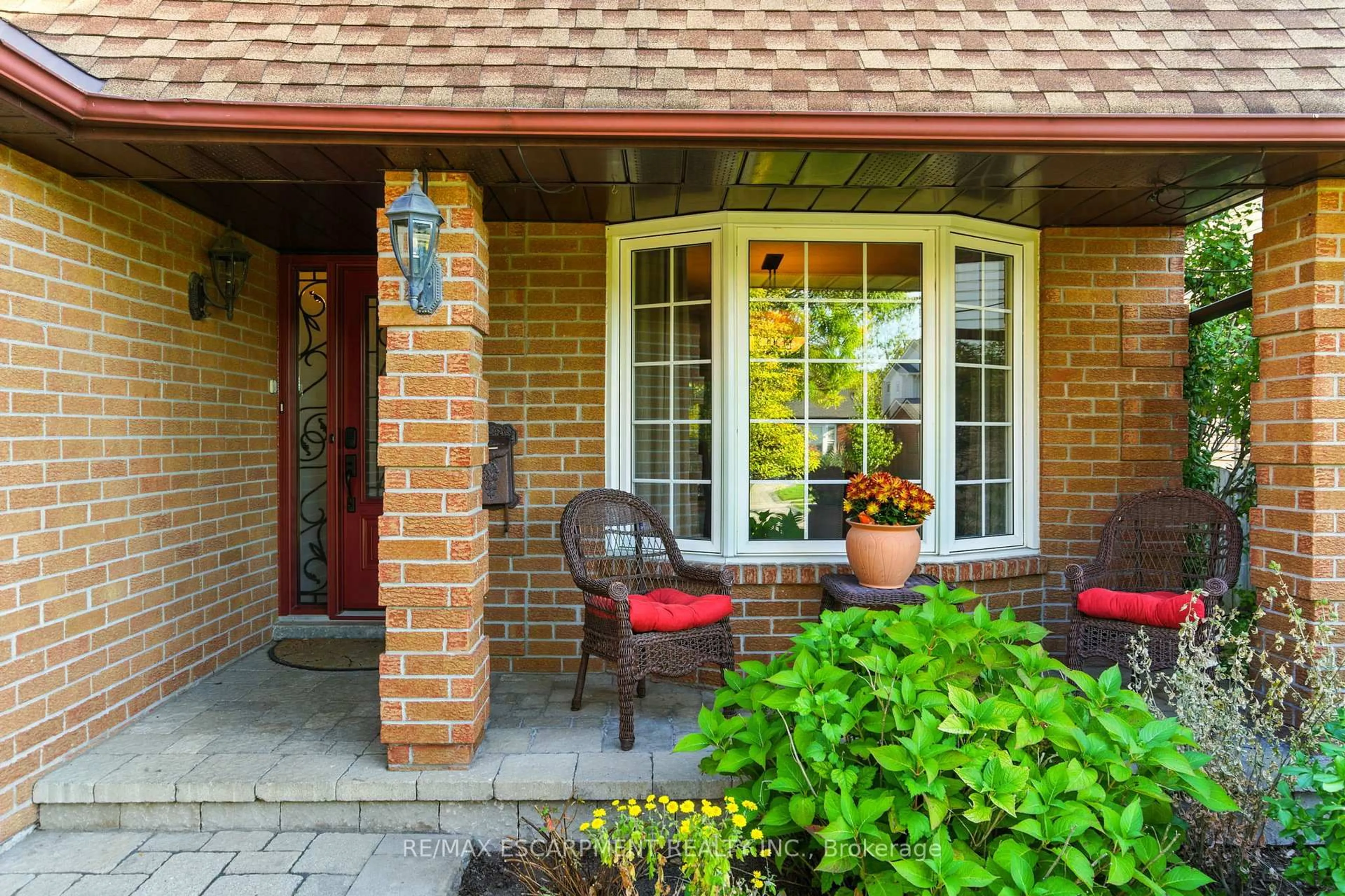 Unknown for 2041 QUAIL VALLEY Dr, Burlington Ontario L7M 2T5