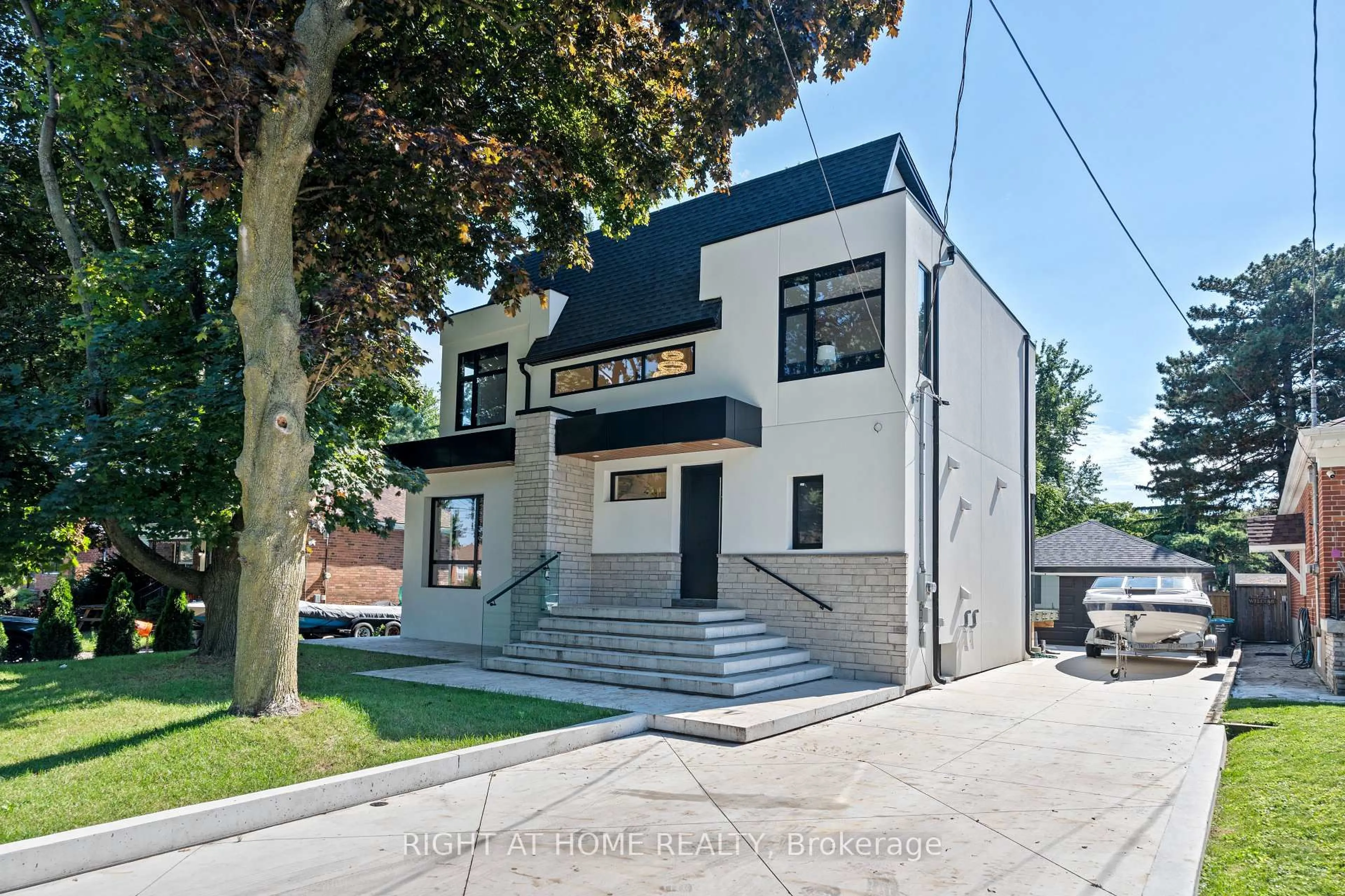 Home with brick exterior material, street for 1560 Asgard Dr, Mississauga Ontario L5E 2B9