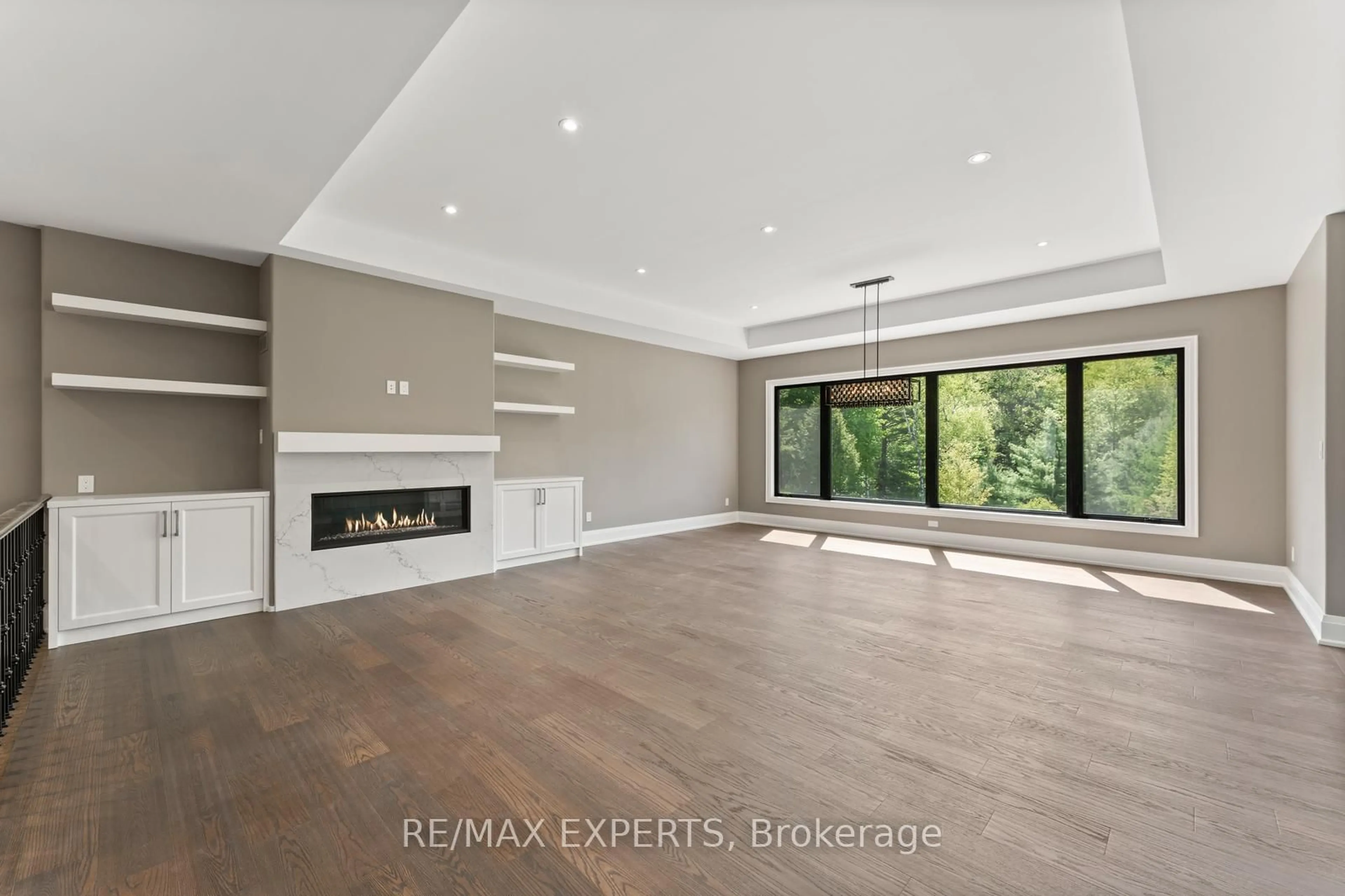 Unknown for 211 Pine Ave, Caledon Ontario L7E 3S7