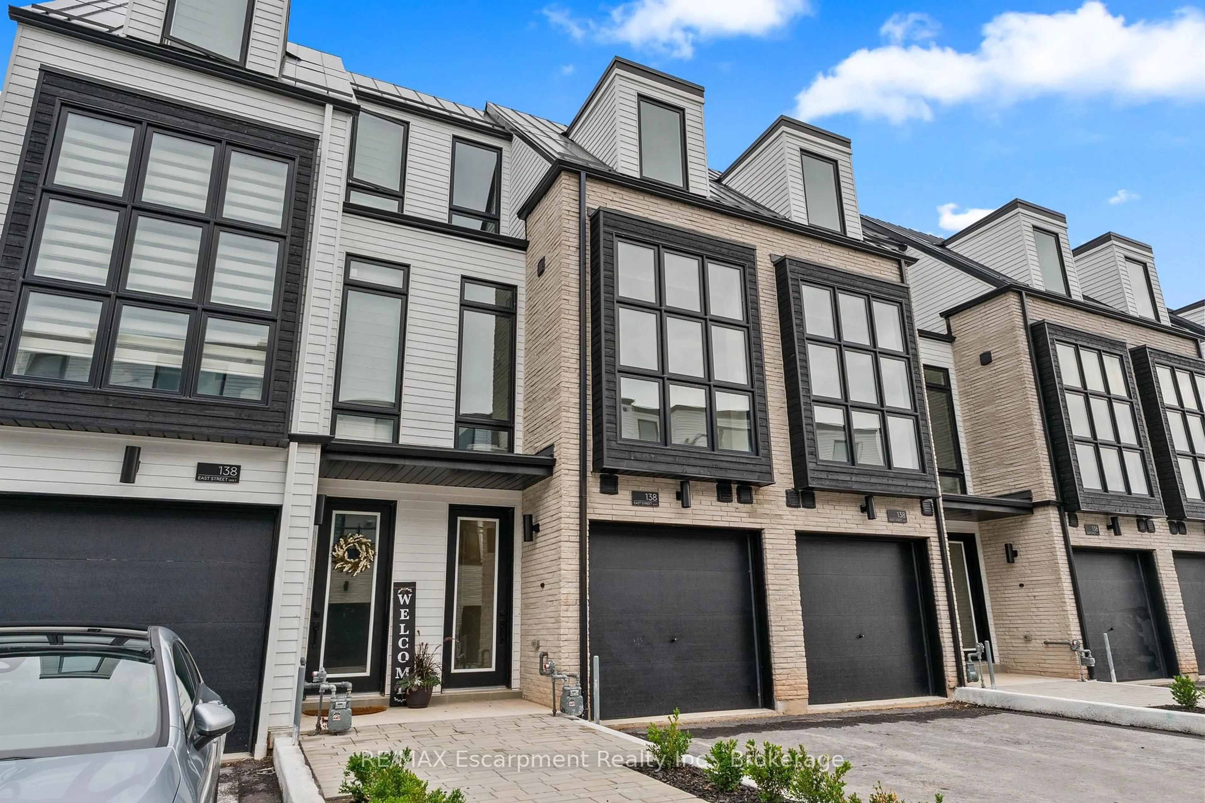 Unknown for 138 EAST St #2, Oakville Ontario L6L 0H9