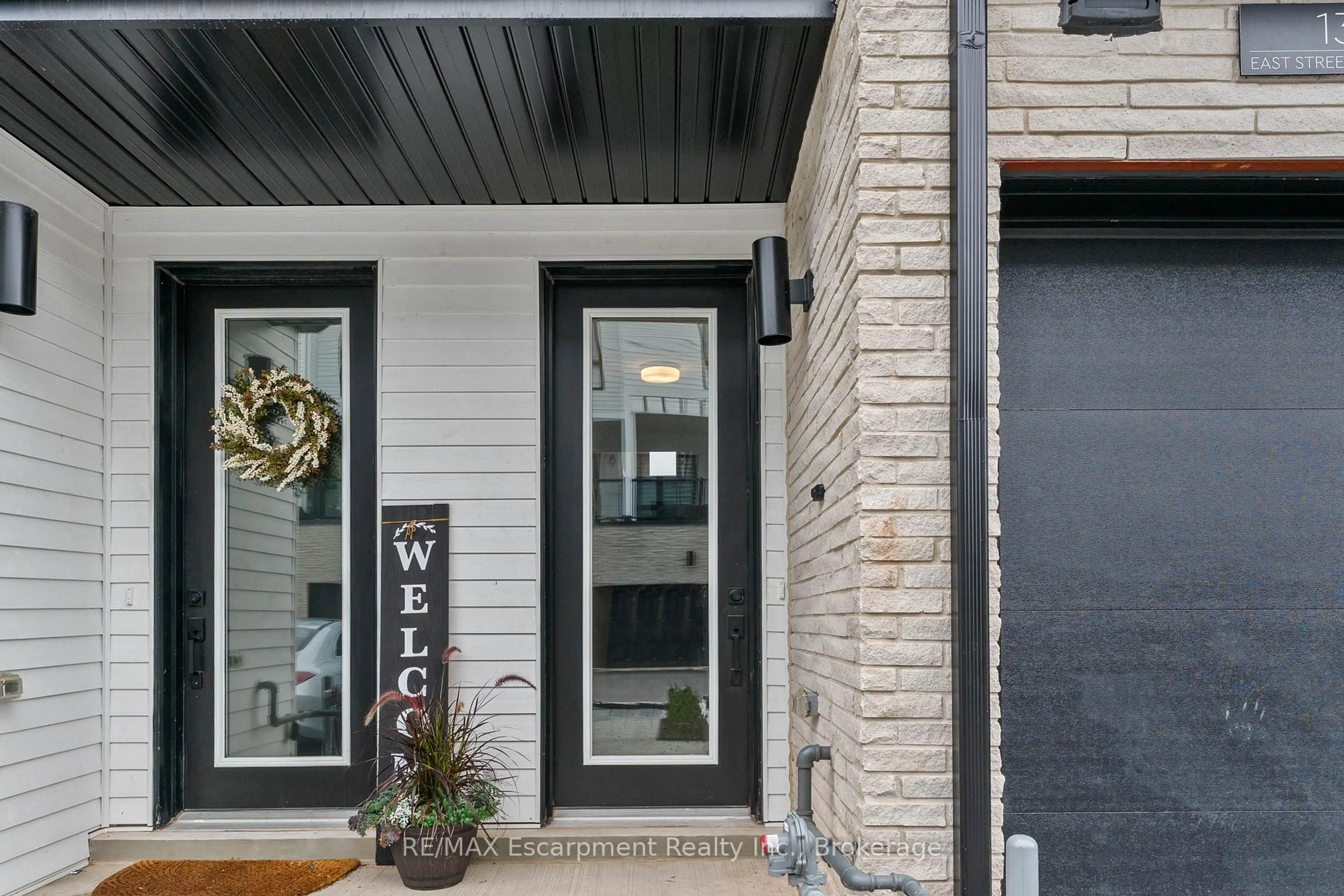 Unknown for 138 EAST St #2, Oakville Ontario L6L 0H9