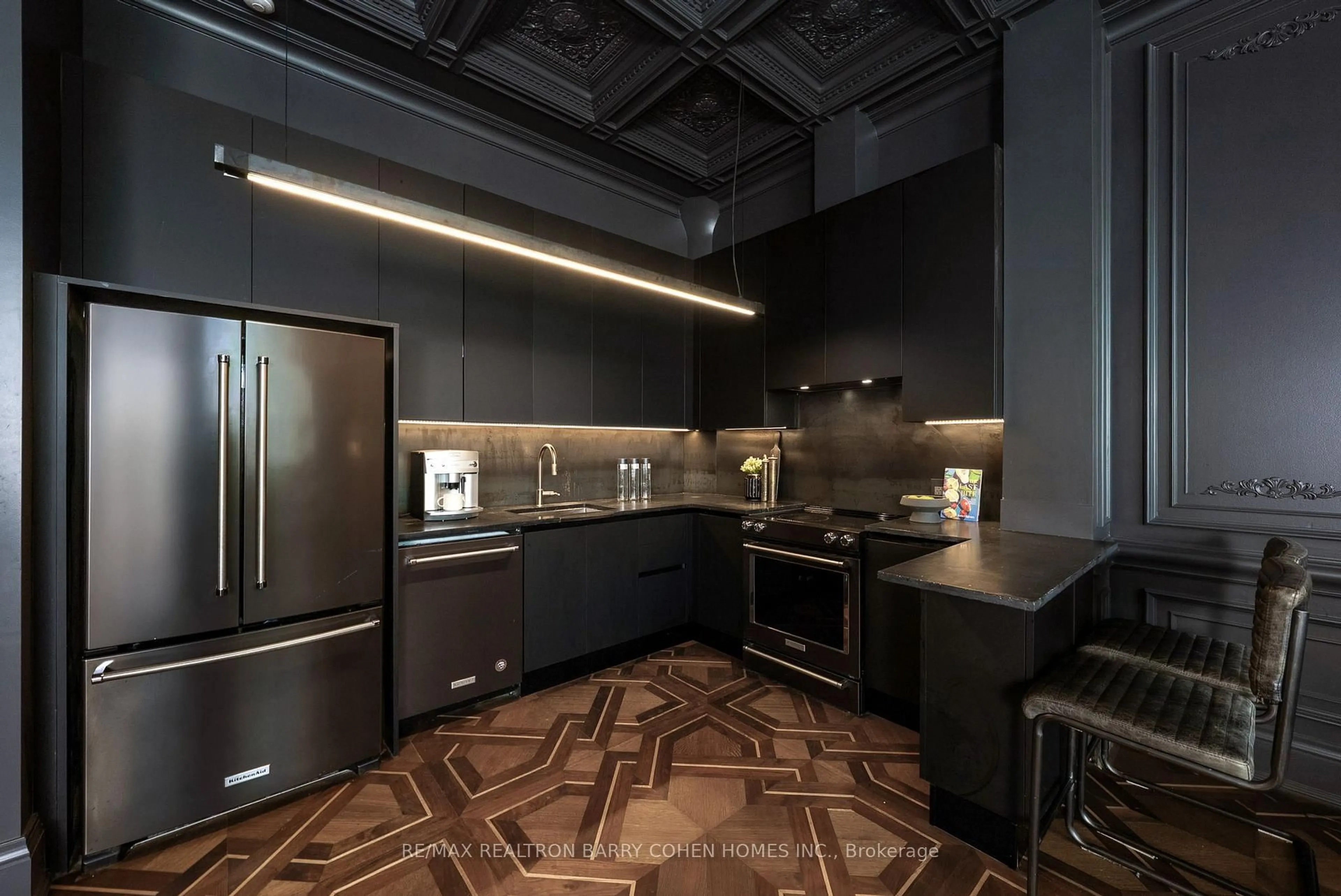 Contemporary kitchen, unknown for 1001 Roselawn Ave #116, Toronto Ontario M6B 4M4