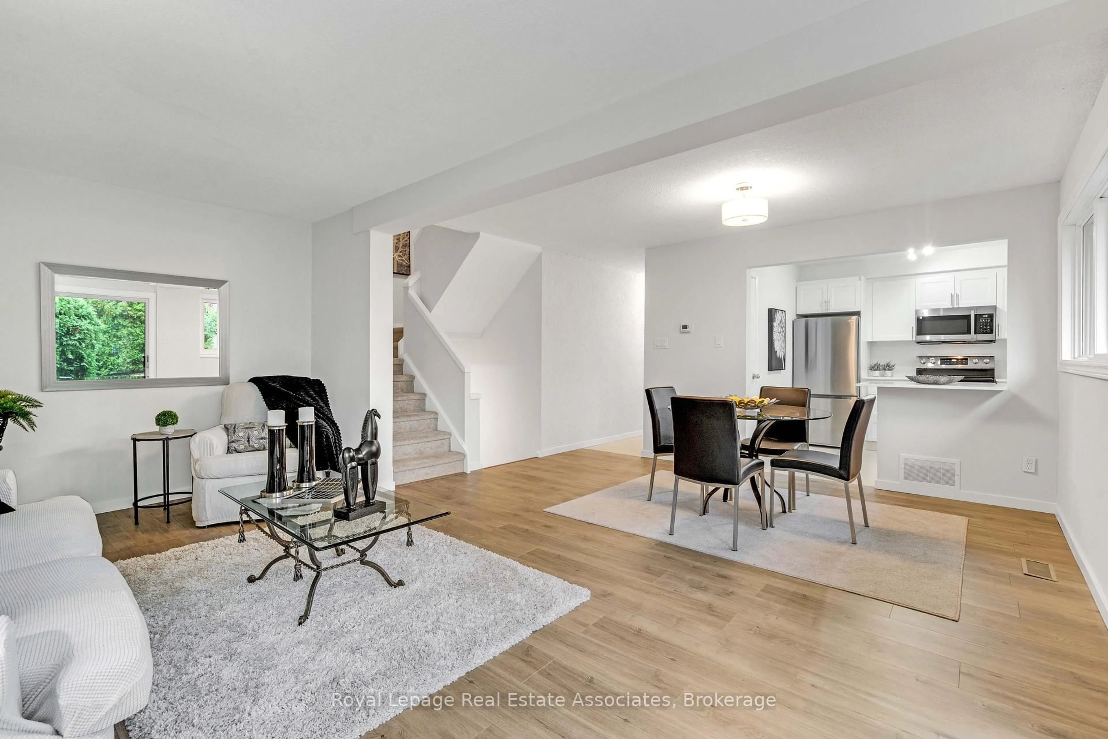 Living room with furniture, unknown for 2605 Woodchester Dr #57, Mississauga Ontario L5K 2E3