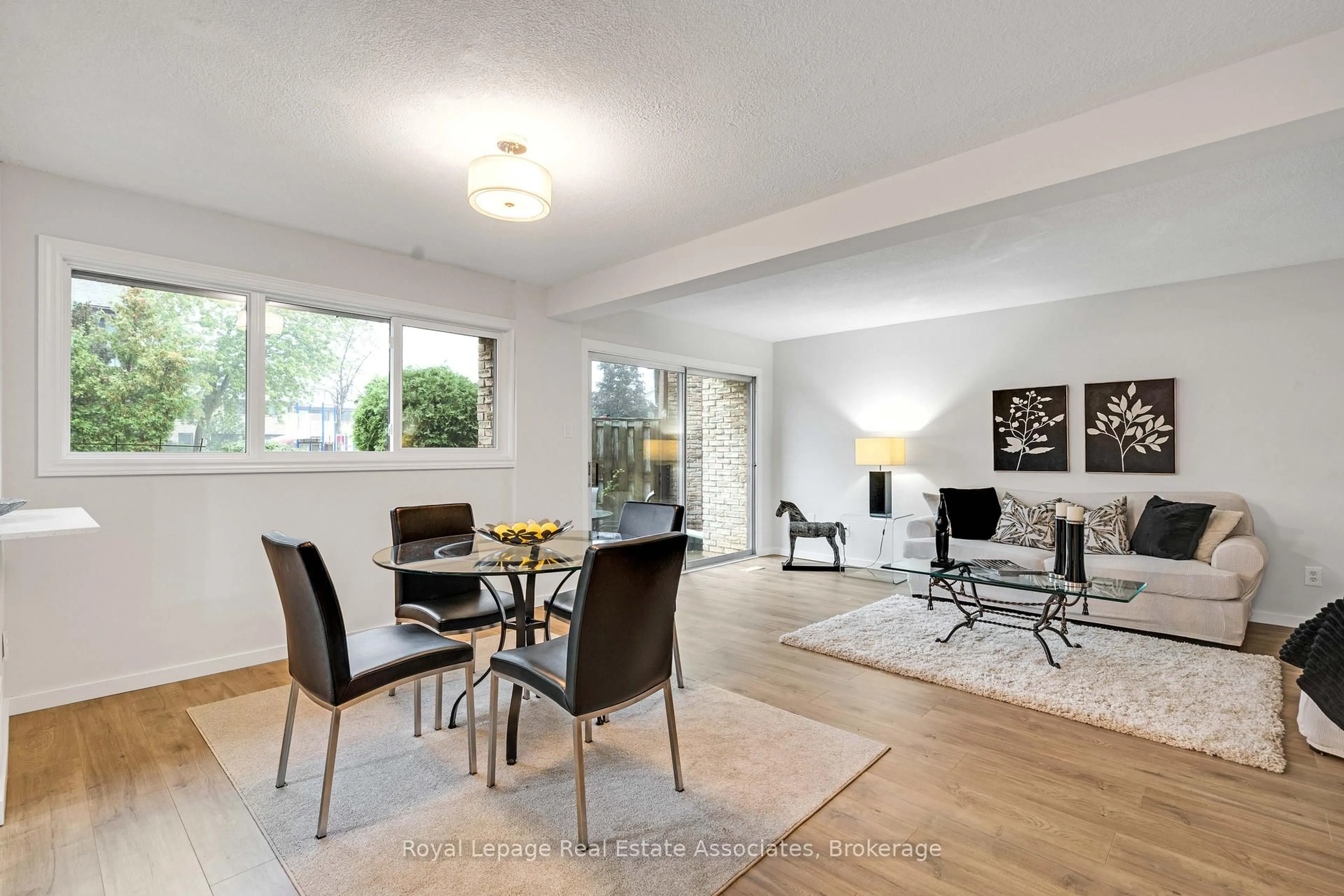 Dining room, unknown for 2605 Woodchester Dr #57, Mississauga Ontario L5K 2E3