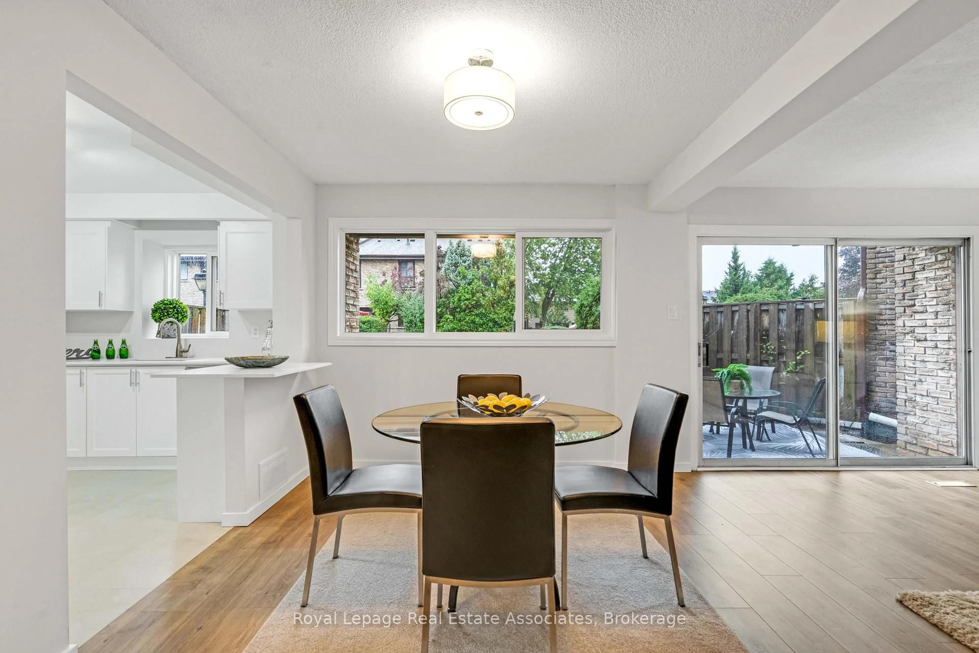 Unknown for 2605 Woodchester Dr #57, Mississauga Ontario L5K 2E3