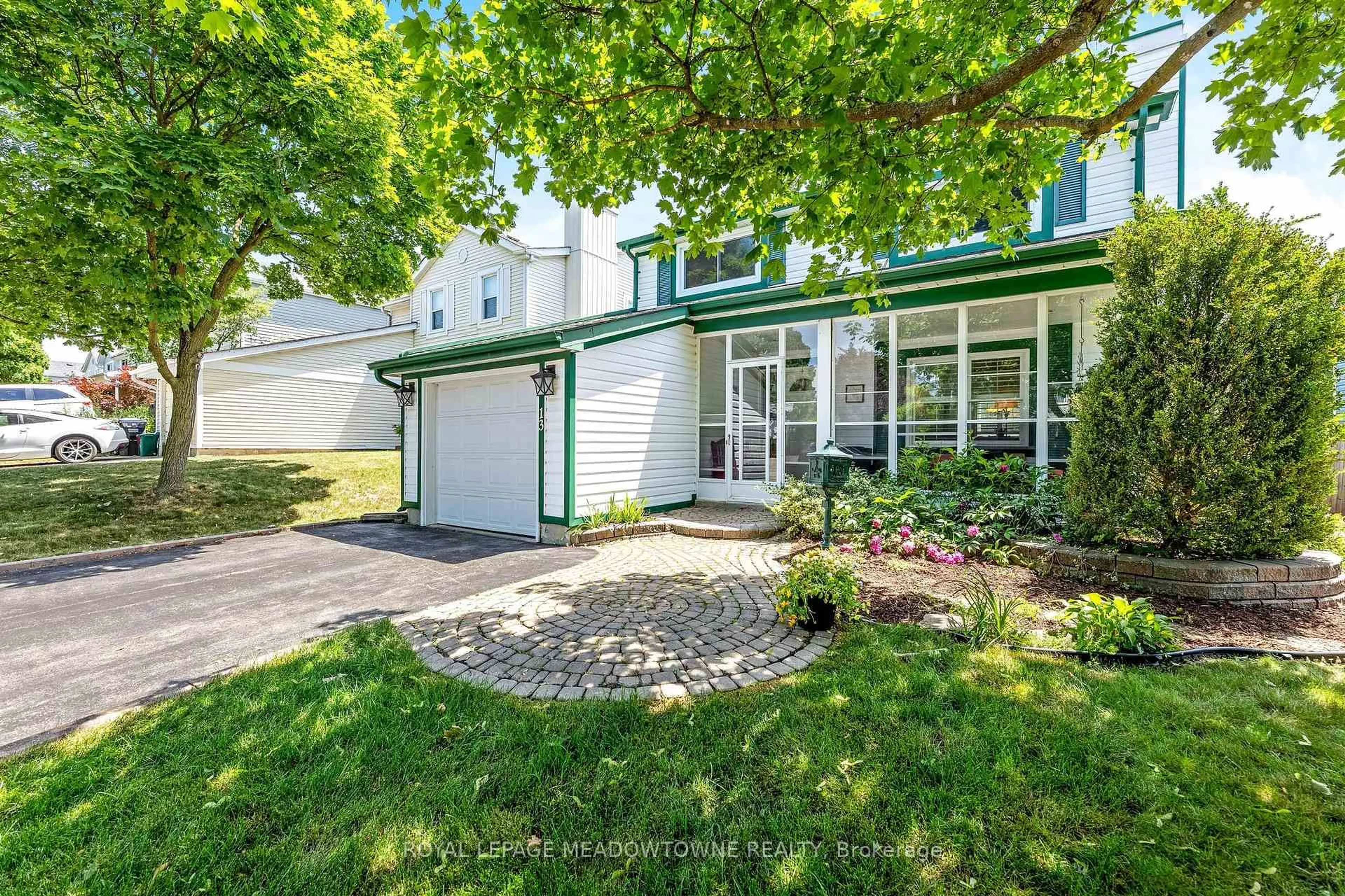 Home with vinyl exterior material, street for 13 Blueridge Sq, Brampton Ontario L6Z 1A2